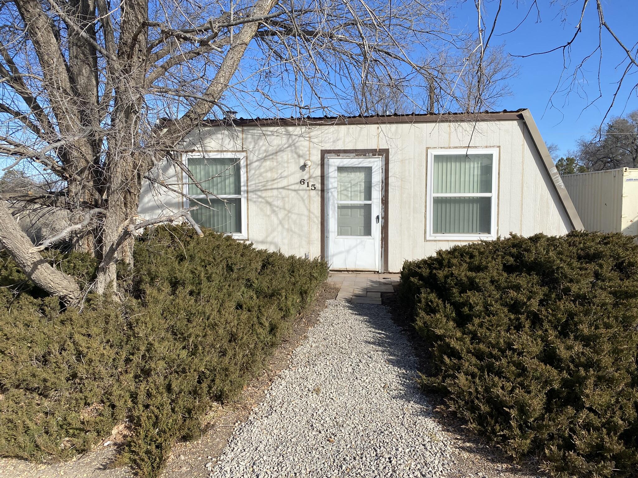 This 1-bedroom, 700 sf Moriarty, NM home is a good fit for a small family or someone living alone. This is a quite neighborhood that is close to shopping and schools. The home is low maintenance, easy to heat and affordable. Albuqurque is only 30 minutes away and Santa Fe is just under an hour.