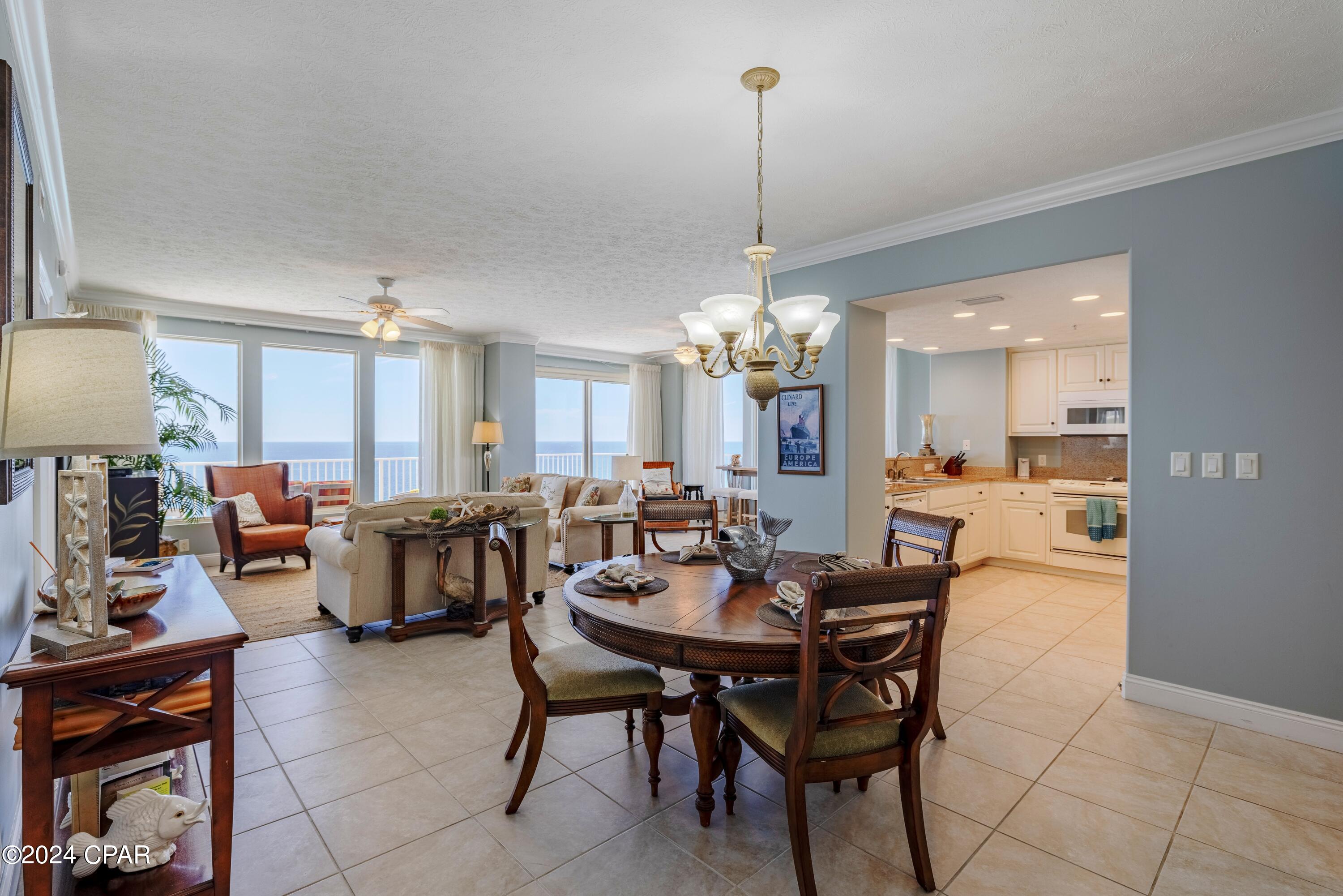Listing photo id 3 for 5004 Thomas Drive 1512
