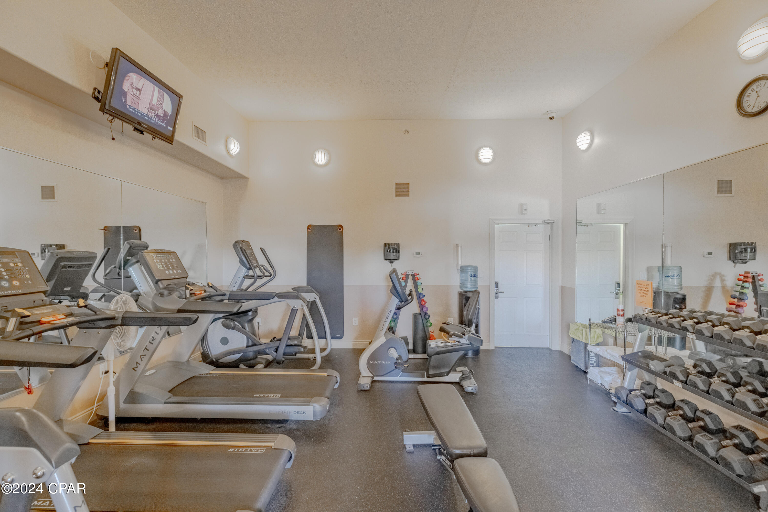 Listing photo id 41 for 5004 Thomas Drive 1512
