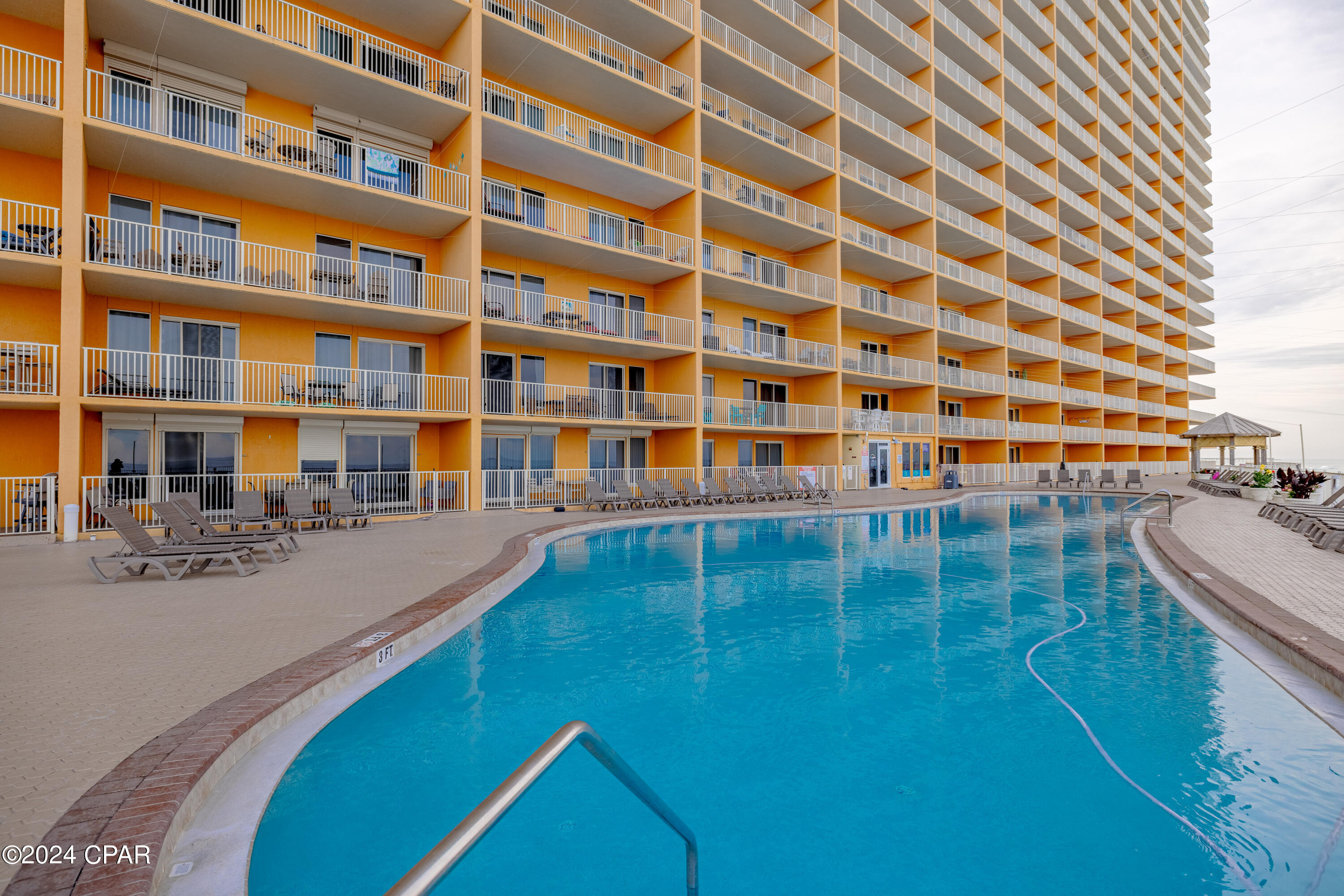 Listing photo id 42 for 5004 Thomas Drive 1512