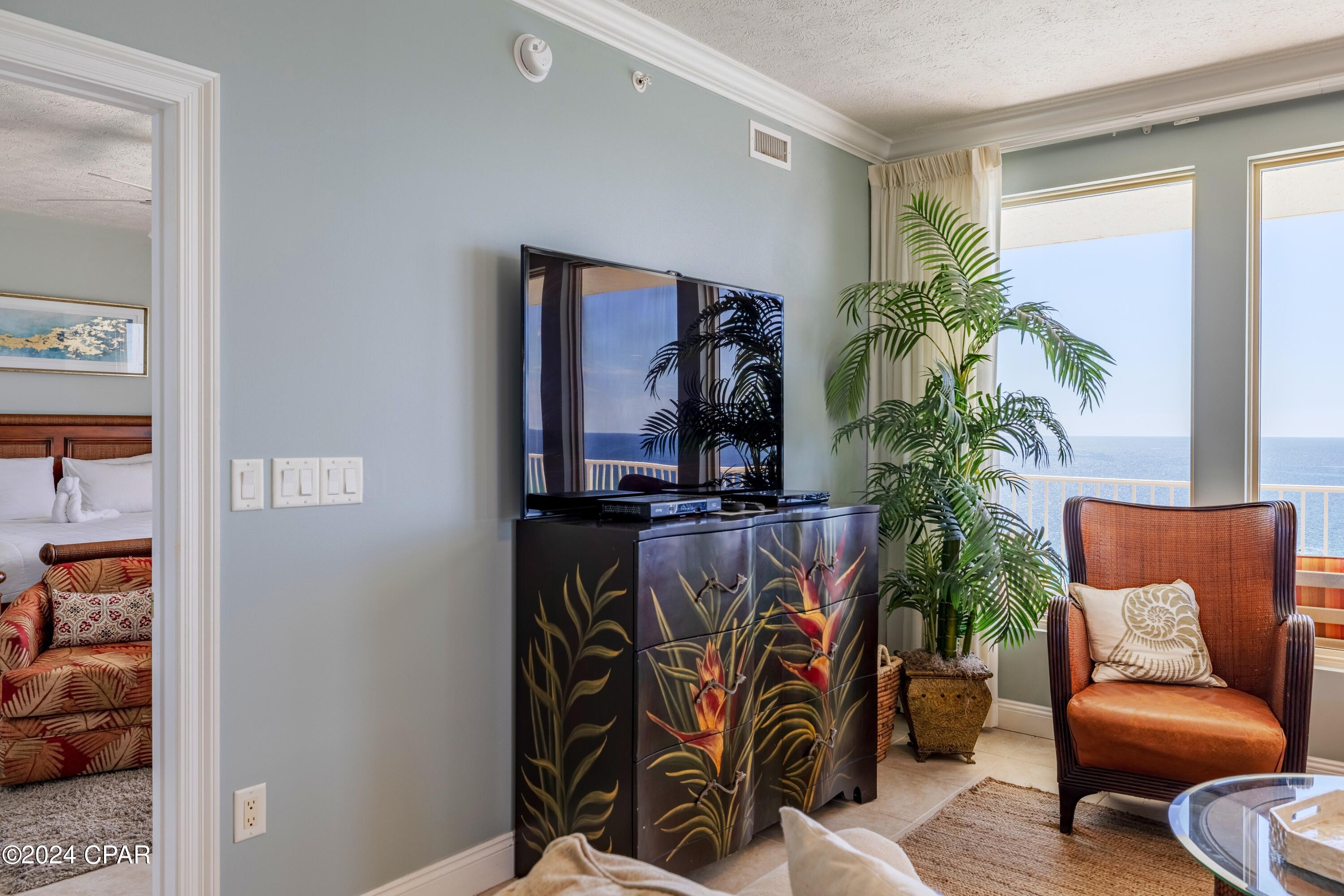 Listing photo id 8 for 5004 Thomas Drive 1512