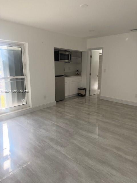 Welcome home to this spacious, fully remodeled efficiency in a lovely Cutler Bay neighborhood. Enjoy a private entrance, modern updates, and plenty of natural light. Utilities are included, making this an easy and comfortable place to live. Affordable, private, and move-in ready!