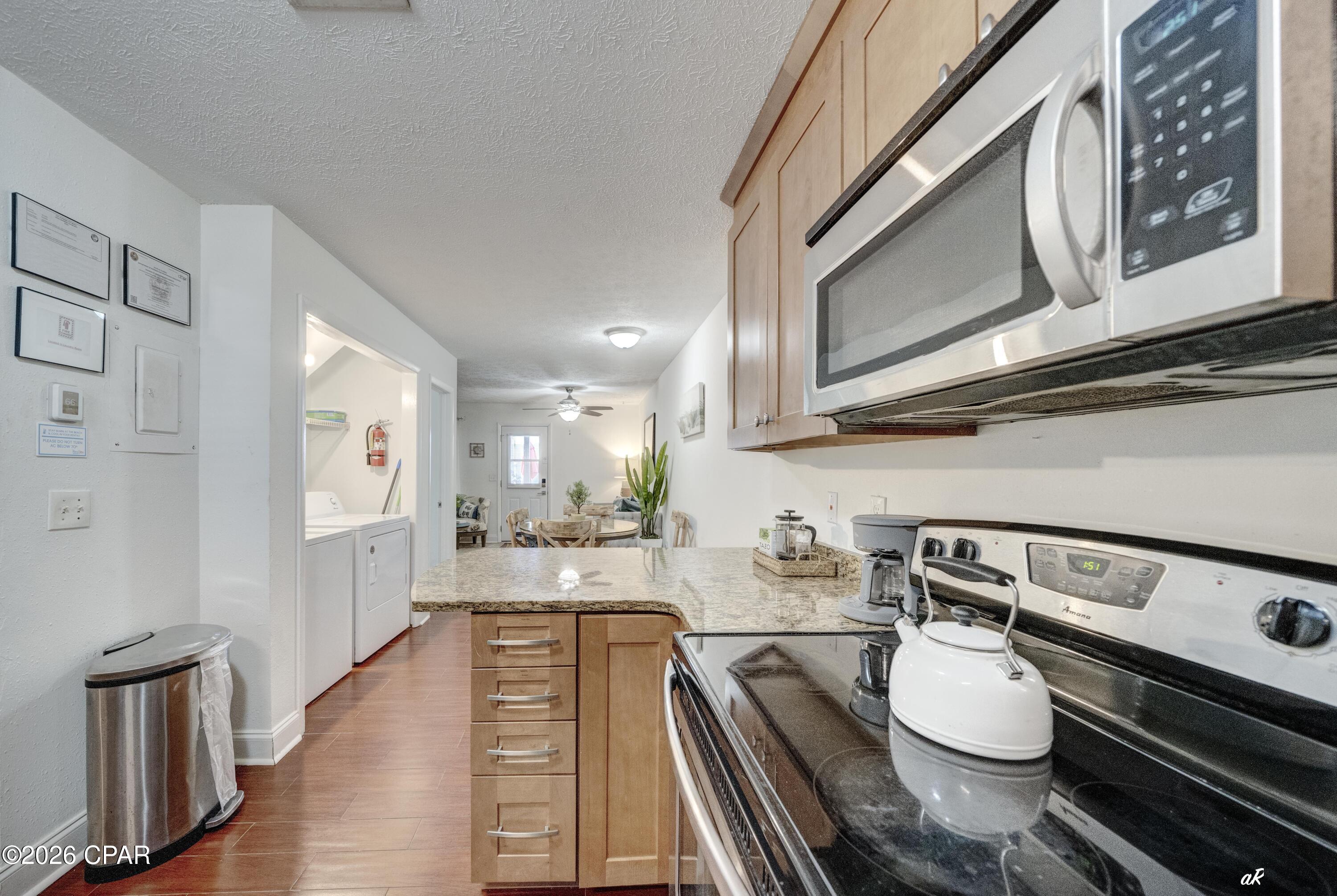 Listing photo id 10 for 624 W Caladium Circle B