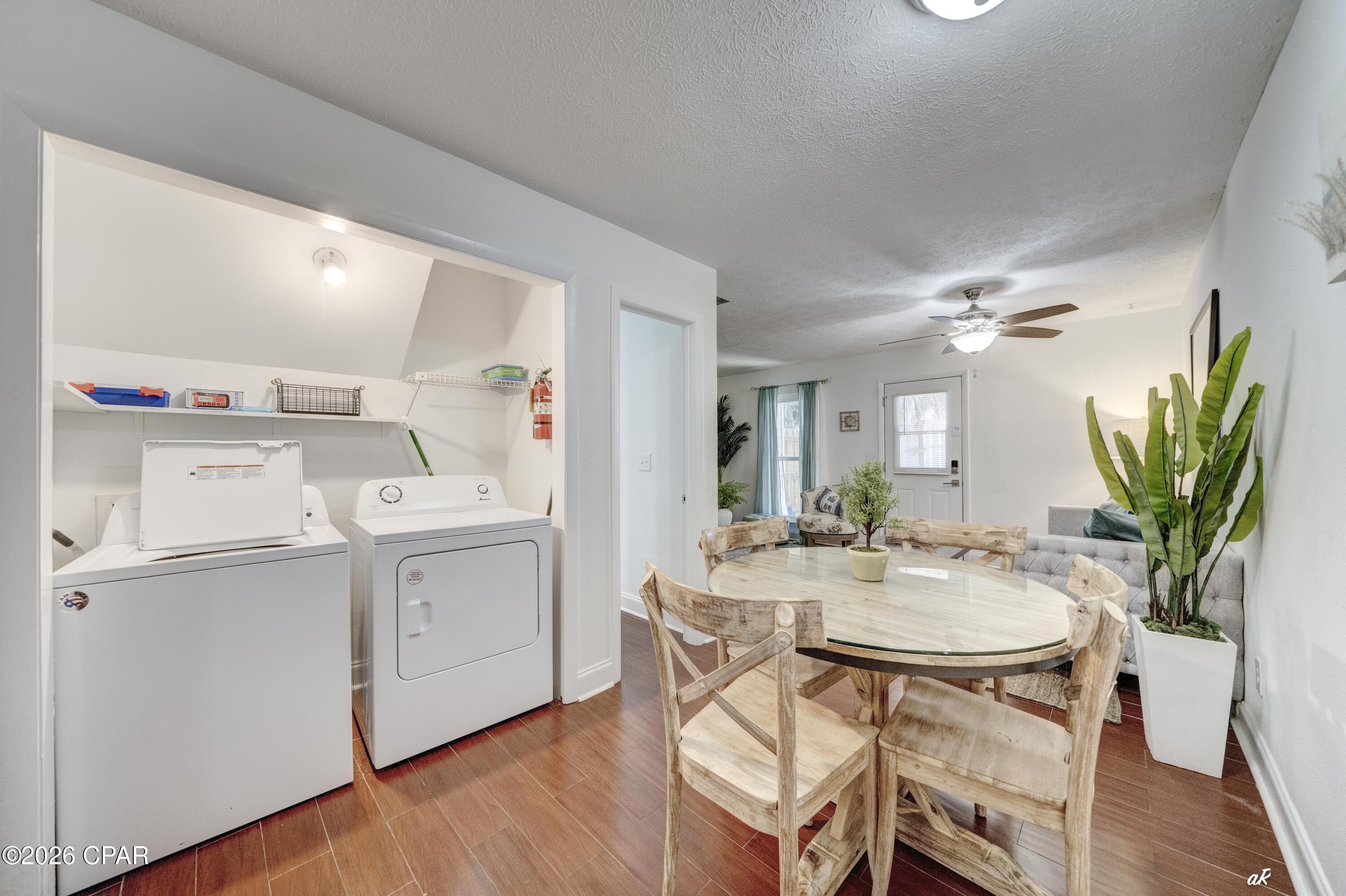 Listing photo id 14 for 624 W Caladium Circle B