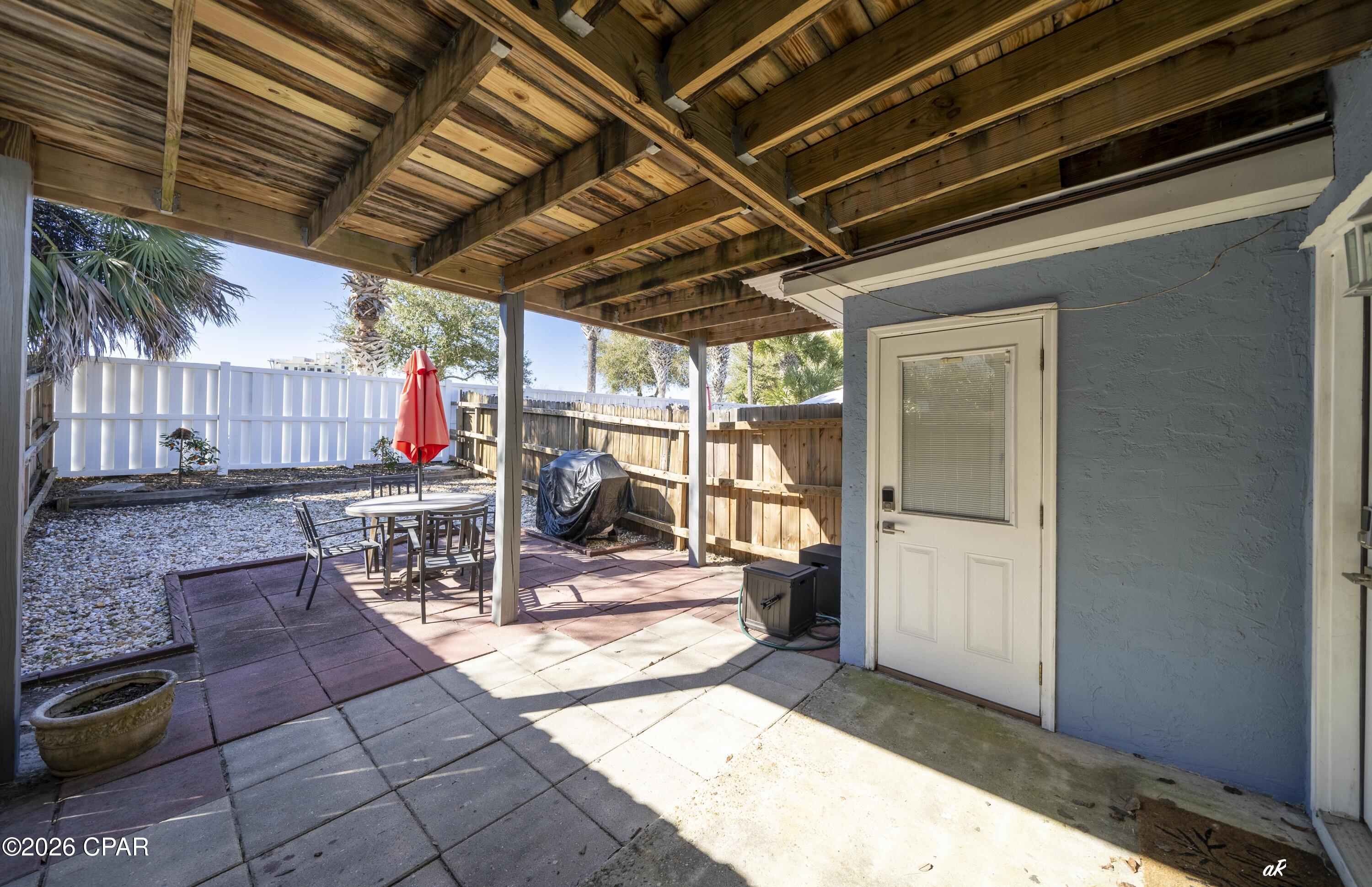 Listing photo id 24 for 624 W Caladium Circle B