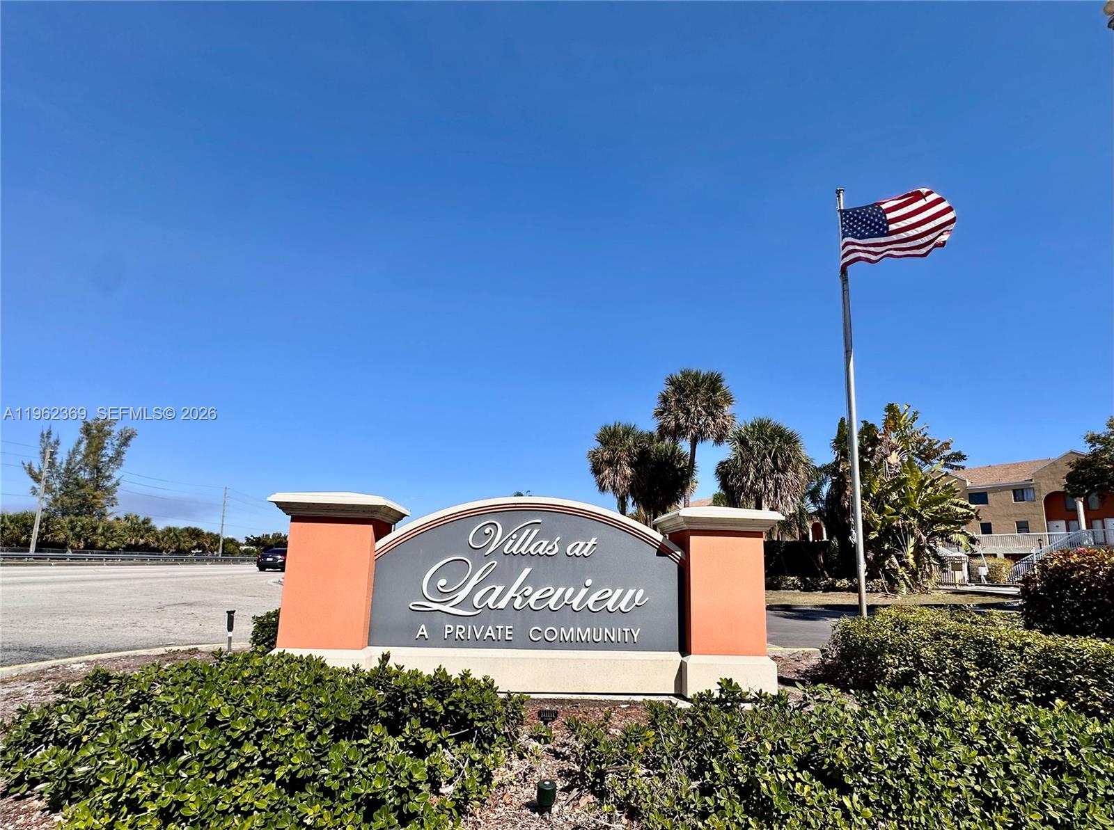 Villas At Lakeview Condo