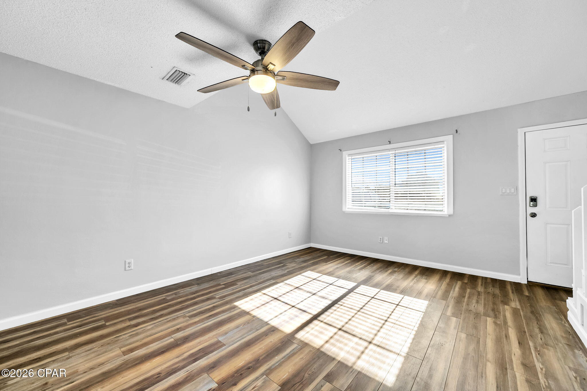 Image 7 For 5628 Thomas Drive 9