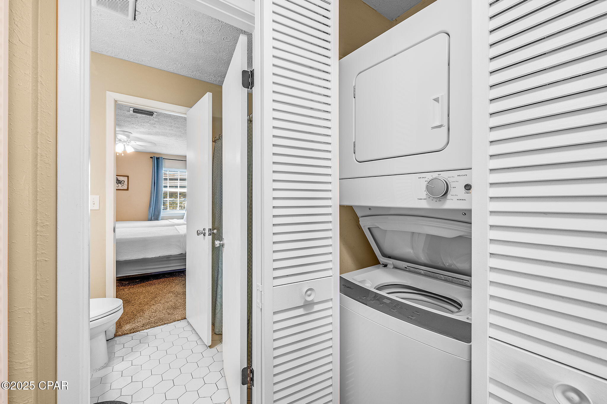 Image 21 For 301 Lullwater Drive 417