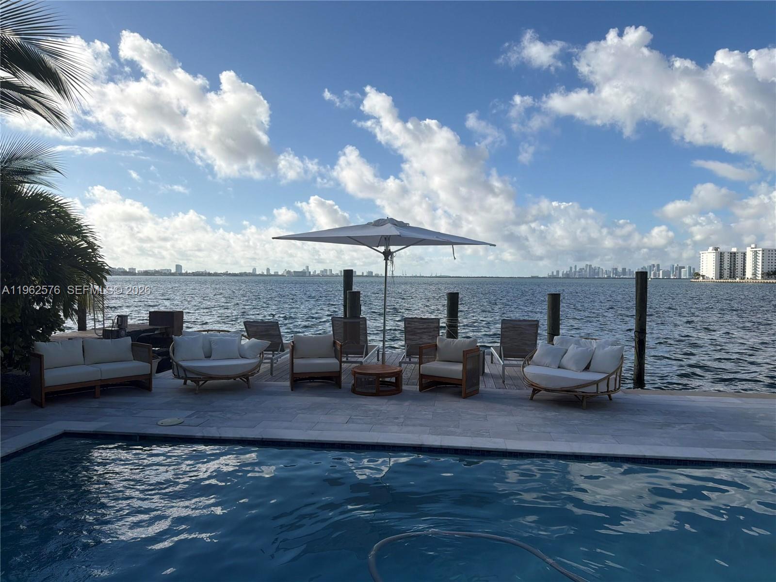 Isle Of Normandy Miami VI