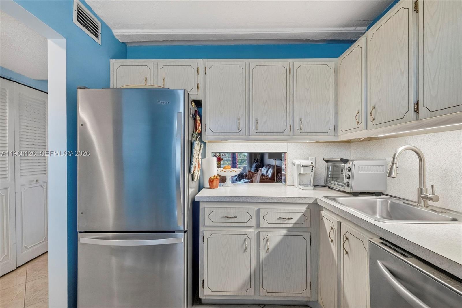 Homes for sale in Lauderdale Lakes, FL | 2901 Nw 46Th Ave #306, Lauderdale Lakes, FL 33313 | MLS# A11960126