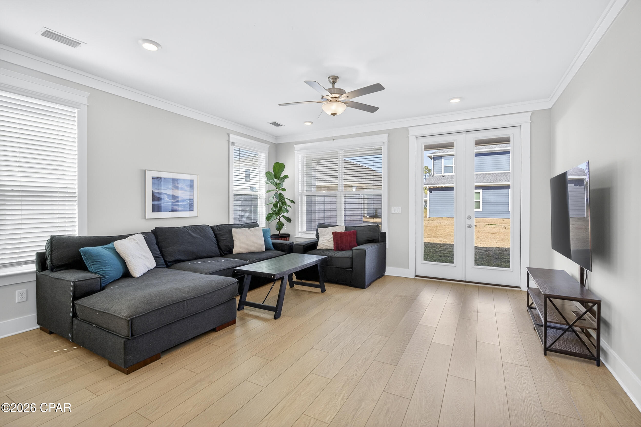 Listing photo id 10 for 833 Breakfast Point Boulevard