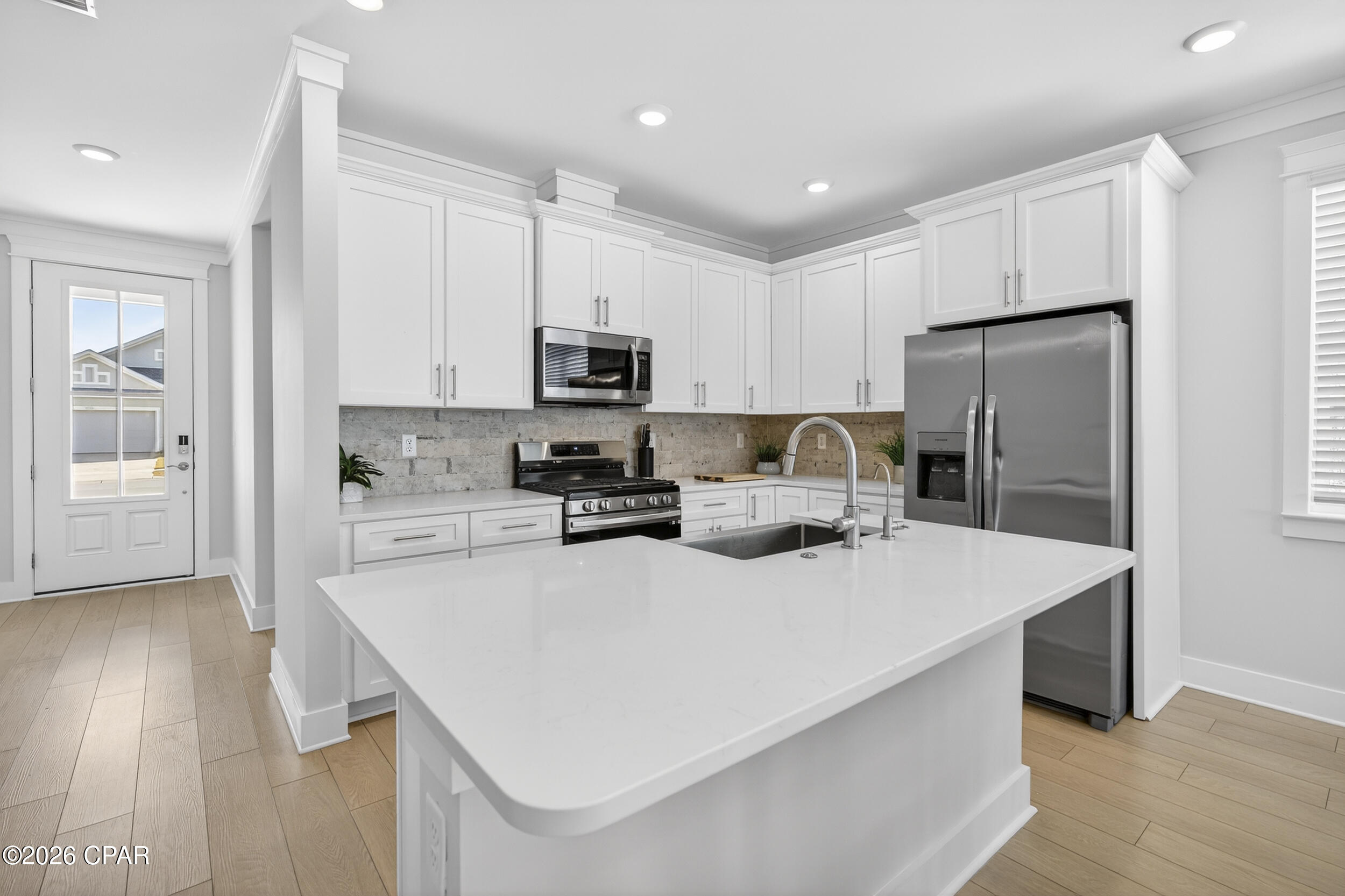 Listing photo id 15 for 833 Breakfast Point Boulevard