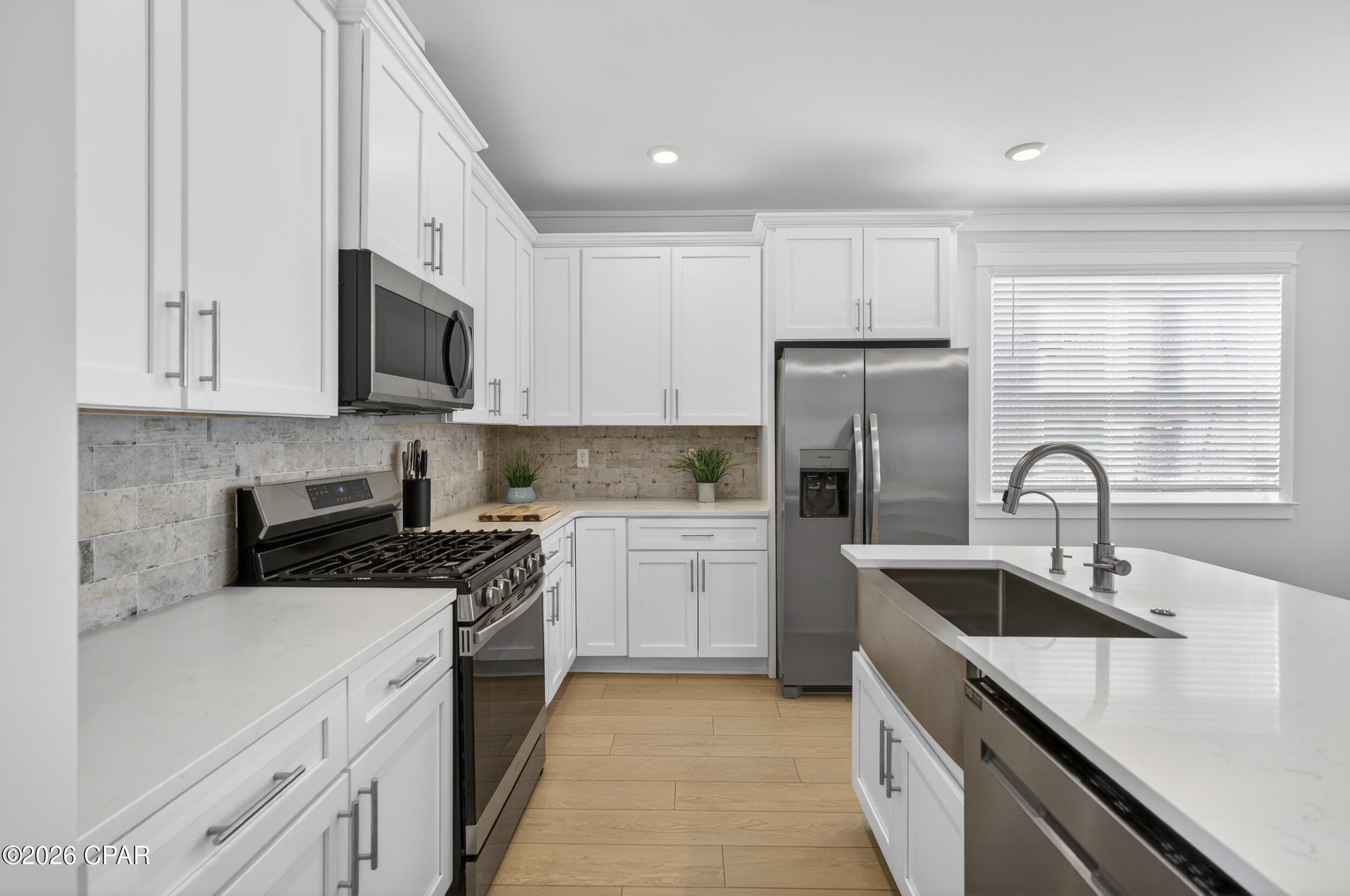 Listing photo id 17 for 833 Breakfast Point Boulevard