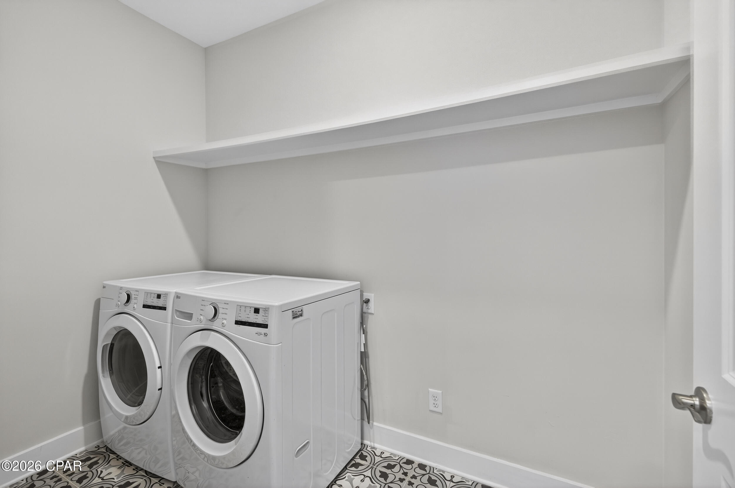 Listing photo id 28 for 833 Breakfast Point Boulevard