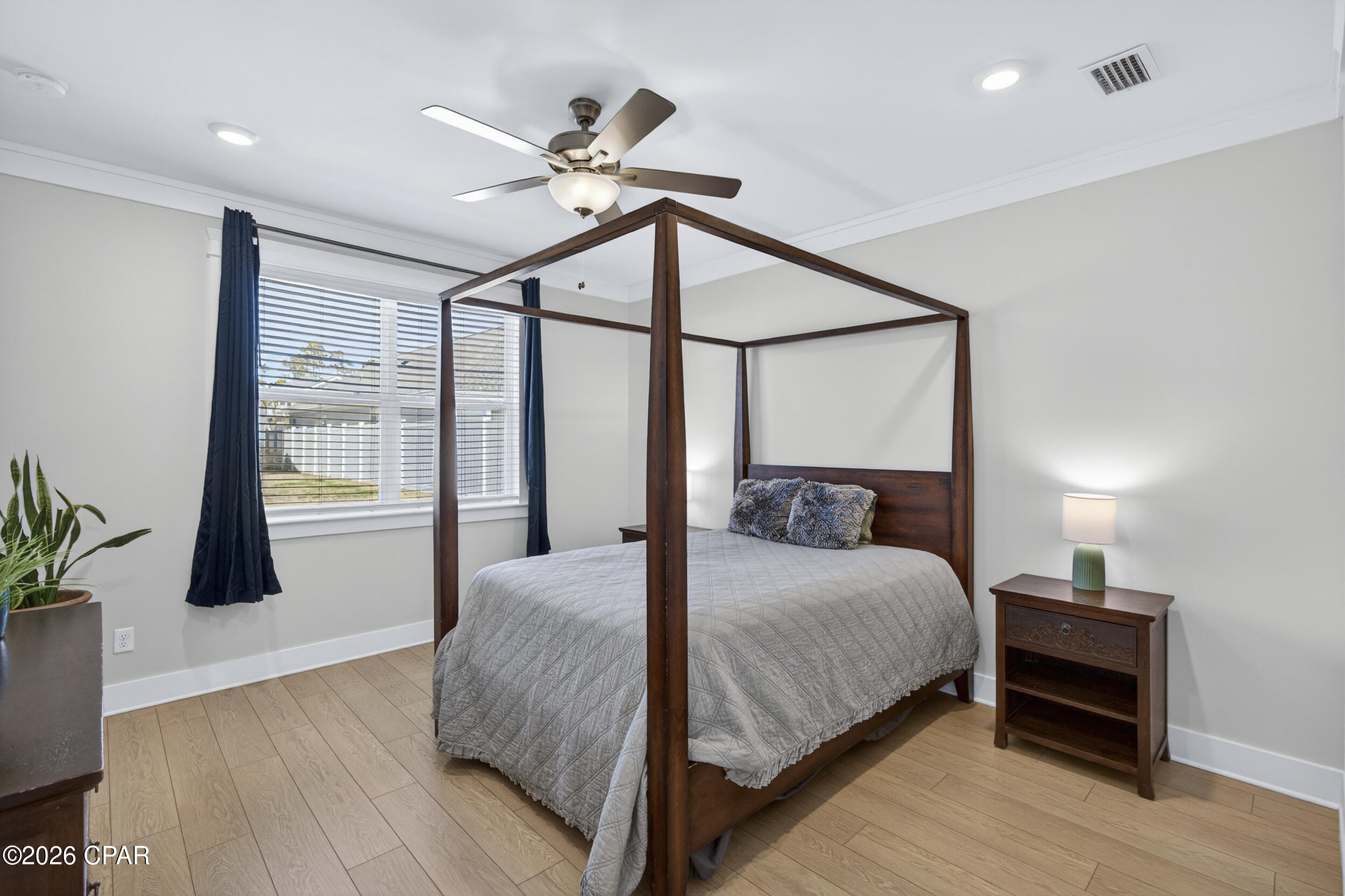 Listing photo id 3 for 833 Breakfast Point Boulevard