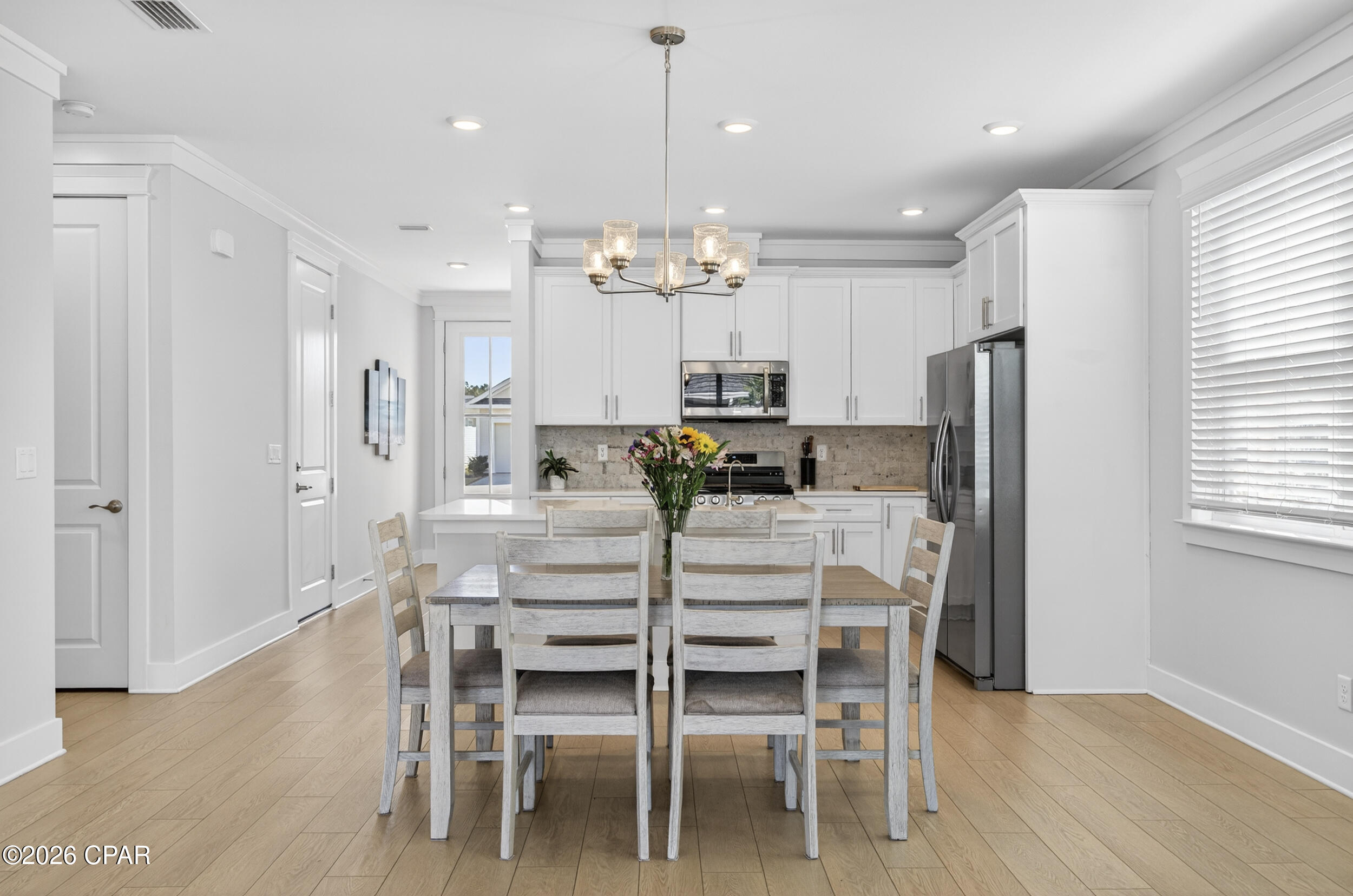 Listing photo id 4 for 833 Breakfast Point Boulevard