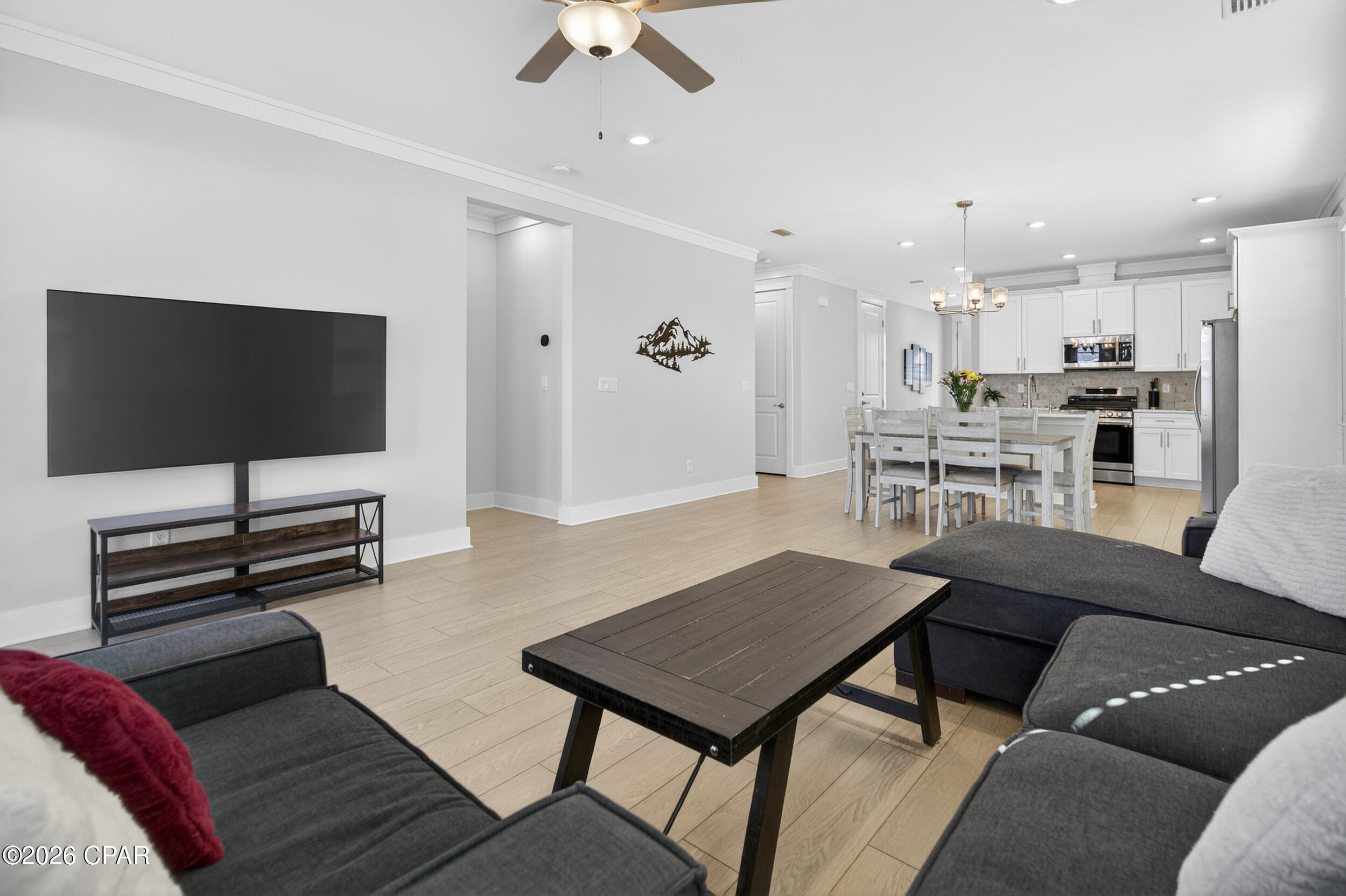 Listing photo id 9 for 833 Breakfast Point Boulevard