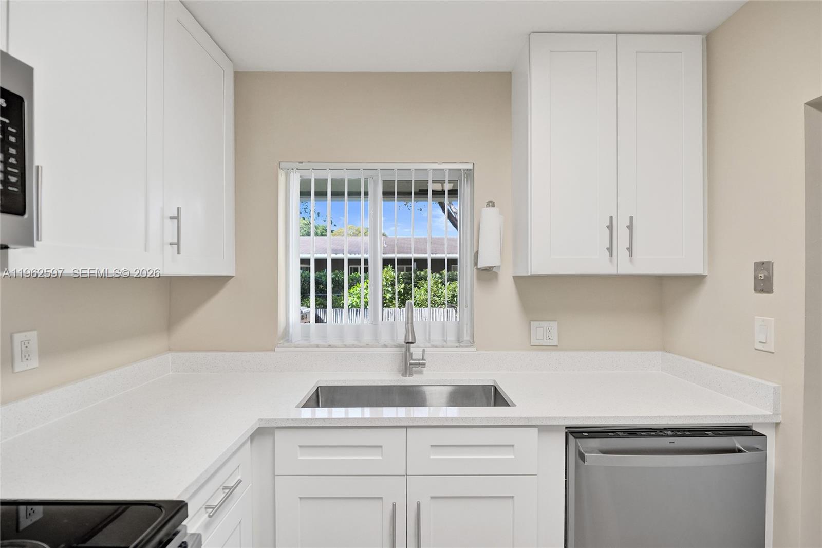 Homes for sale in Fort Lauderdale, FL | 920 Sw 28Th St, Fort Lauderdale, FL 33315 | MLS# A11962597