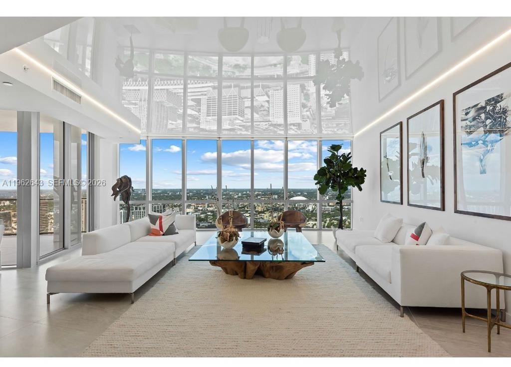 Paramount Miami Worldcent