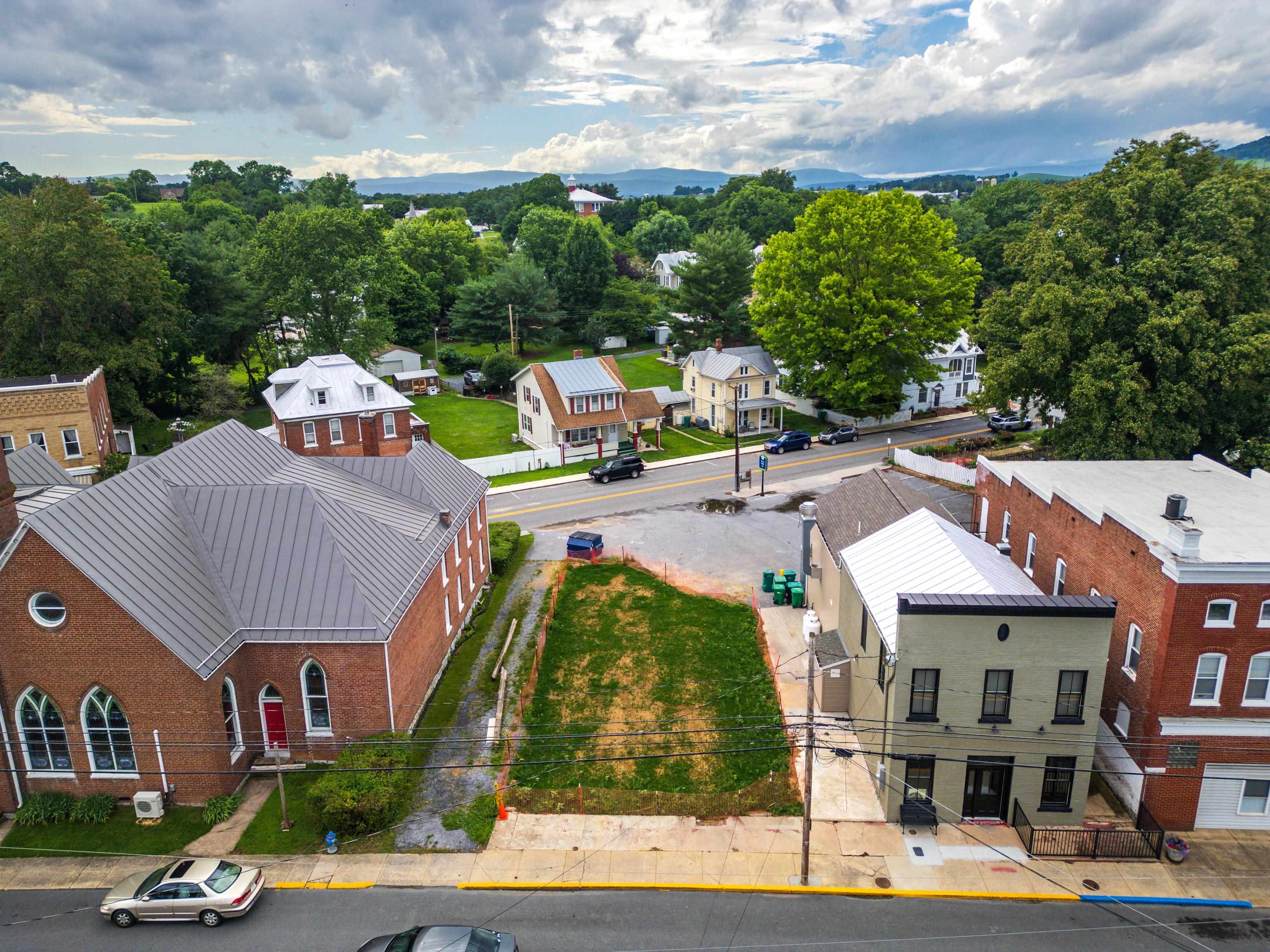 237 MAIN ST exterior