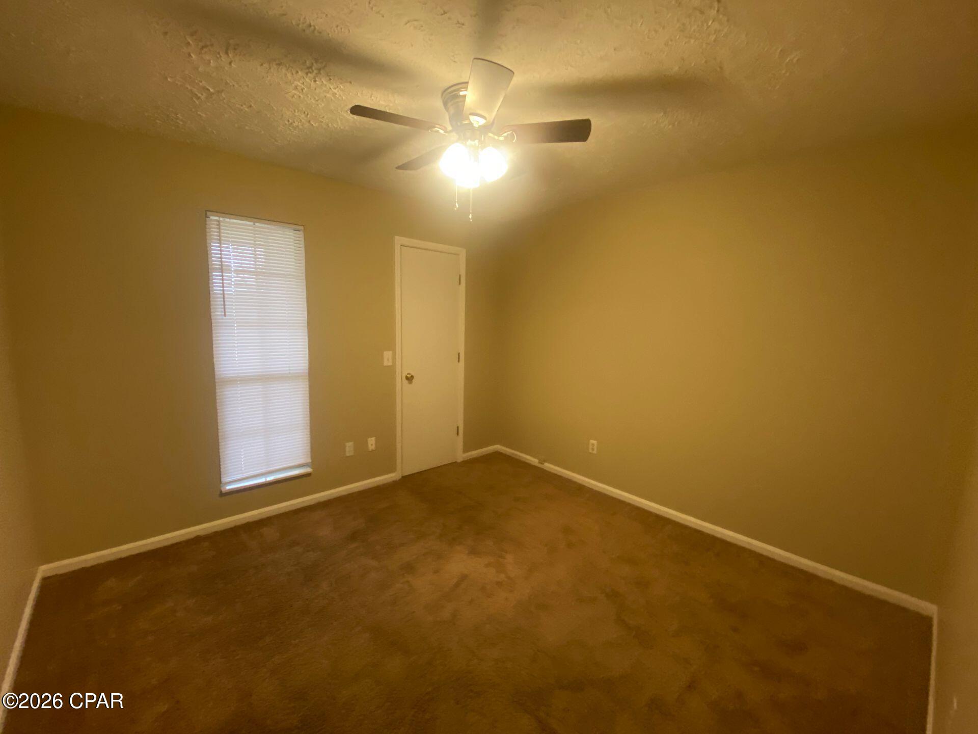 Image 6 For 136 Kristine Boulevard