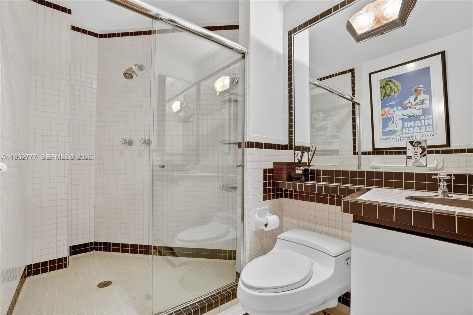 1330 Ocean Dr R7C