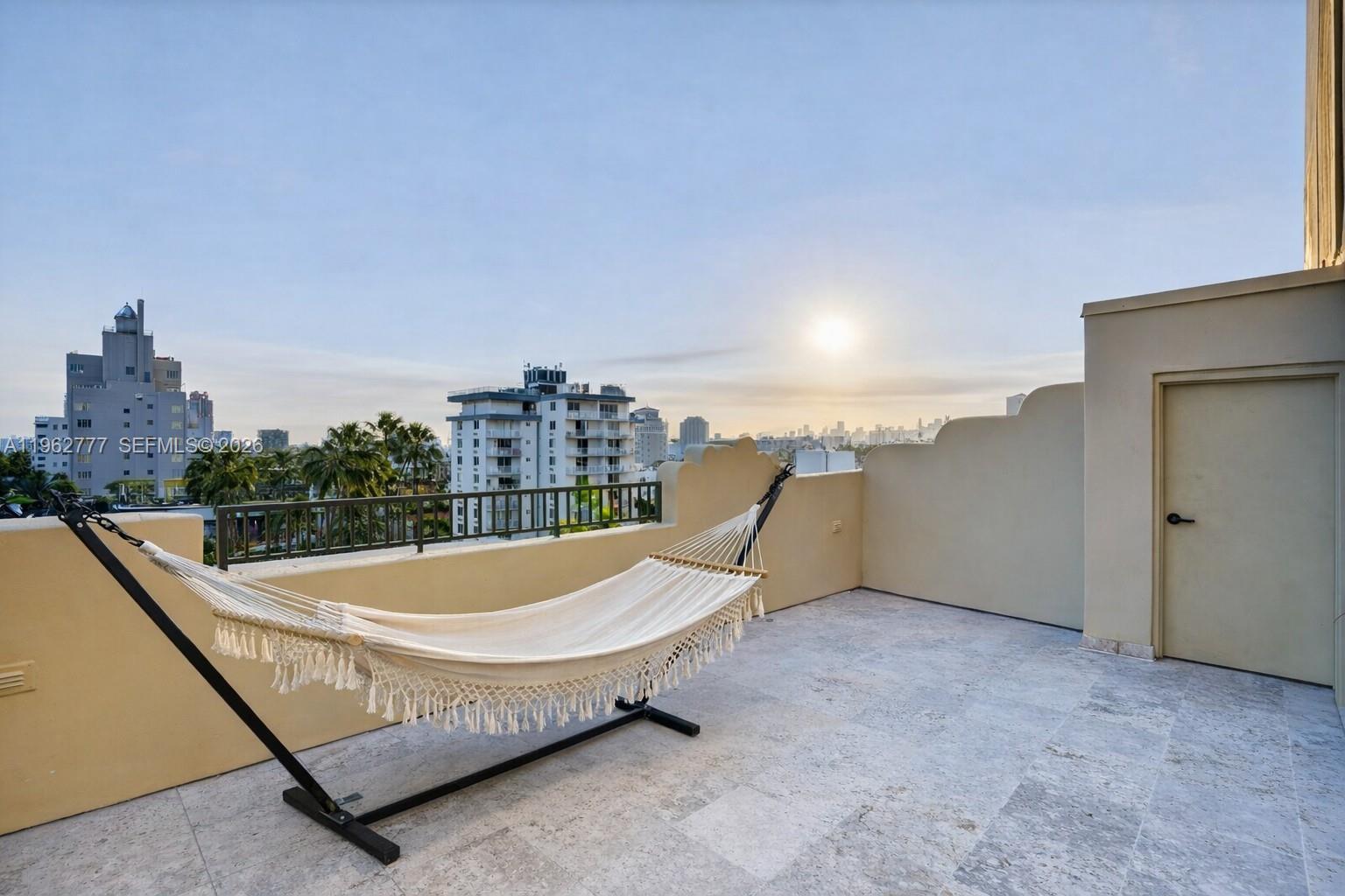 1330 Ocean Dr R7C