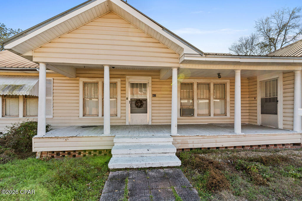 Homes for sale in Graceville, FL | 987 7Th Ave, Graceville, FL 32440 | MLS# 785016