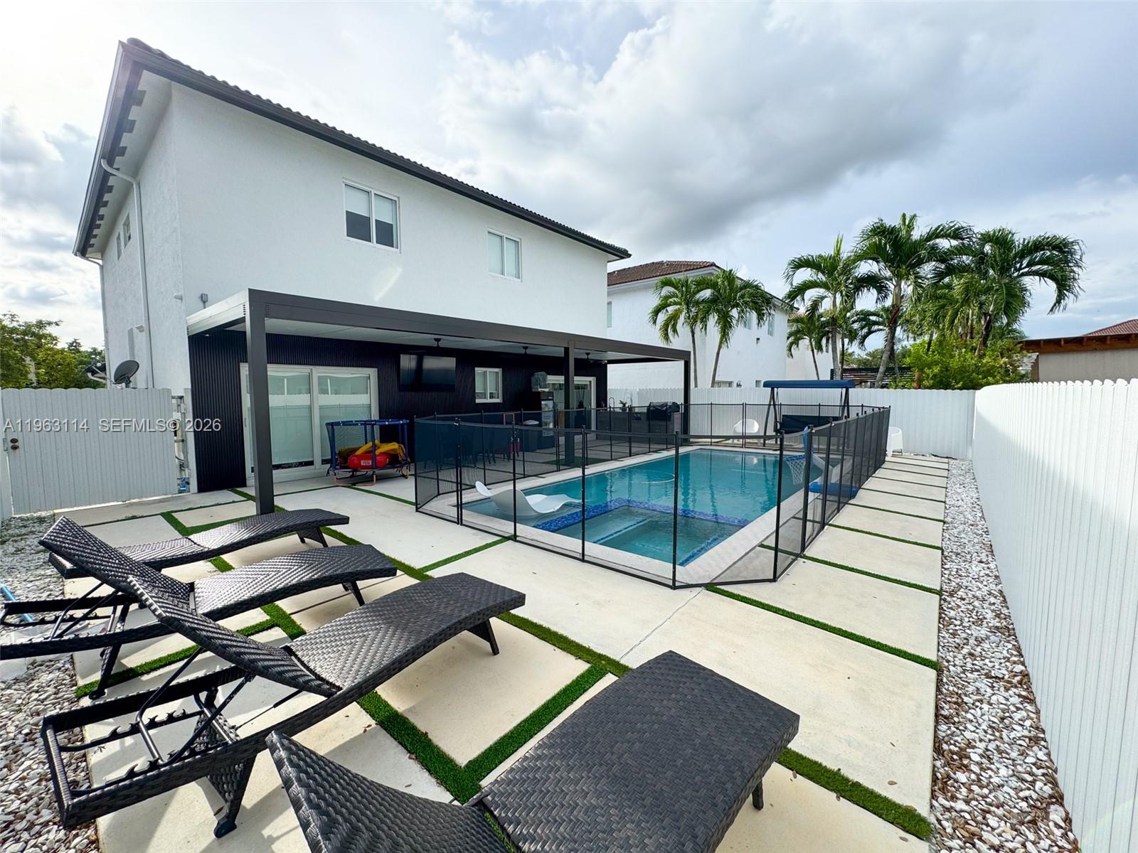 Santa Monica Estates