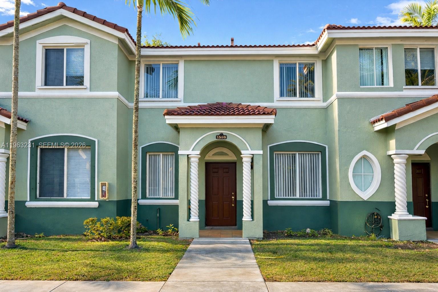 Shoma Townhomes At Keysco