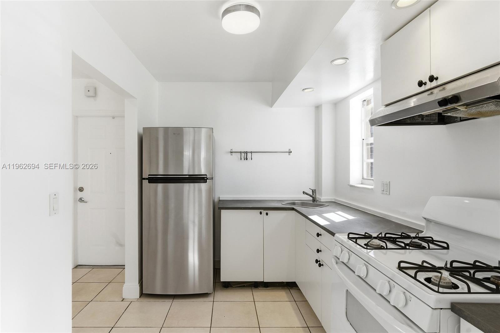 Villas Of Pinecrest Condo