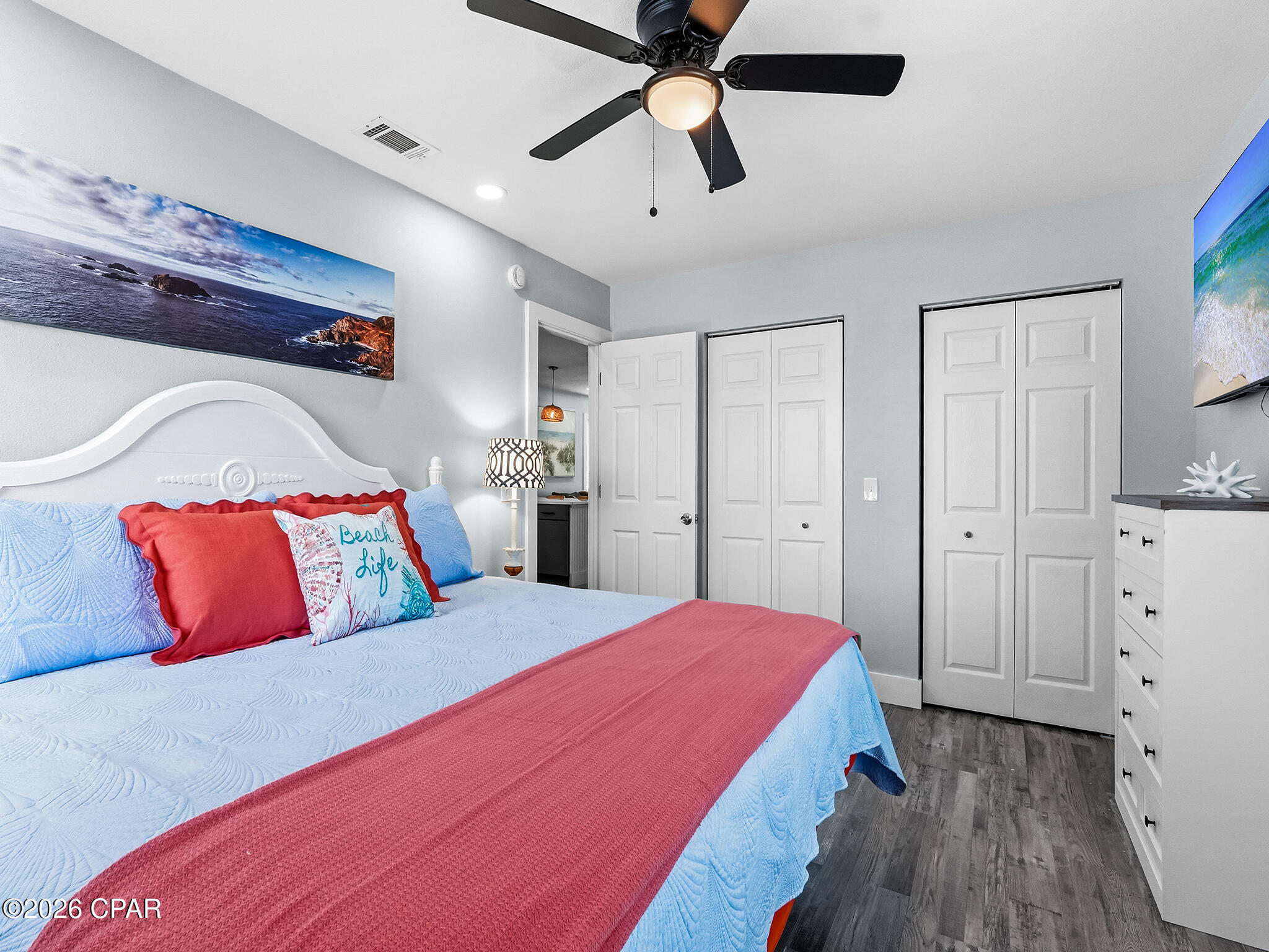 Image 11 For 6118 Pinetree Avenue