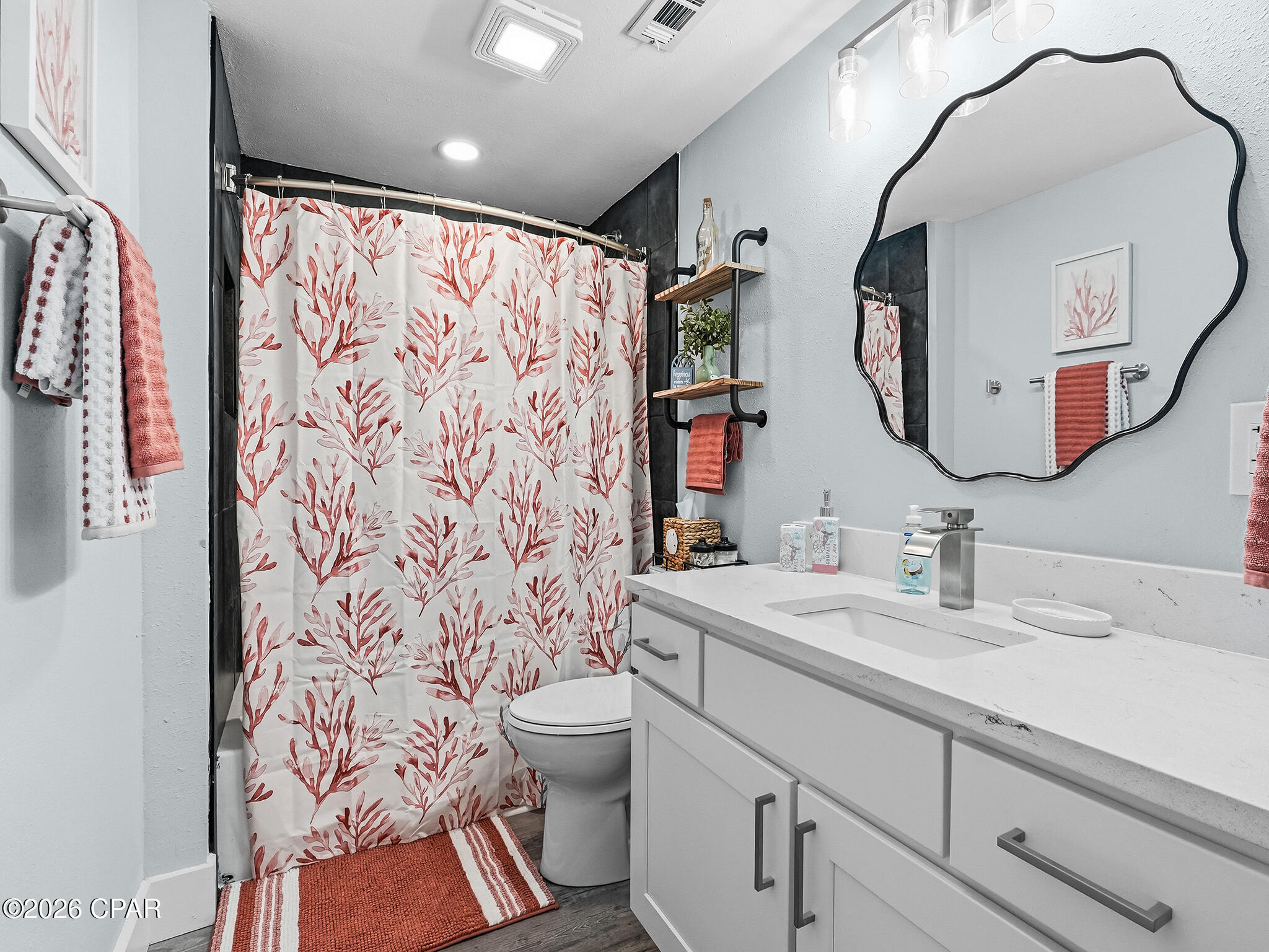 Image 12 For 6118 Pinetree Avenue