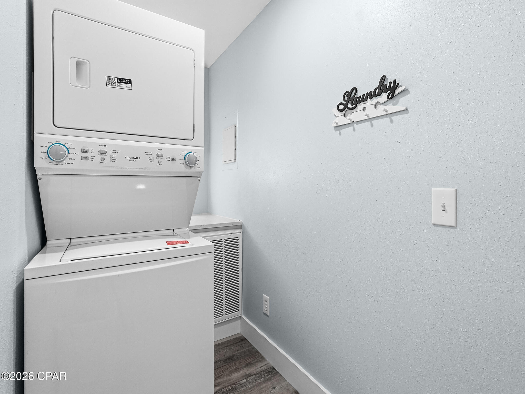 Image 14 For 6118 Pinetree Avenue