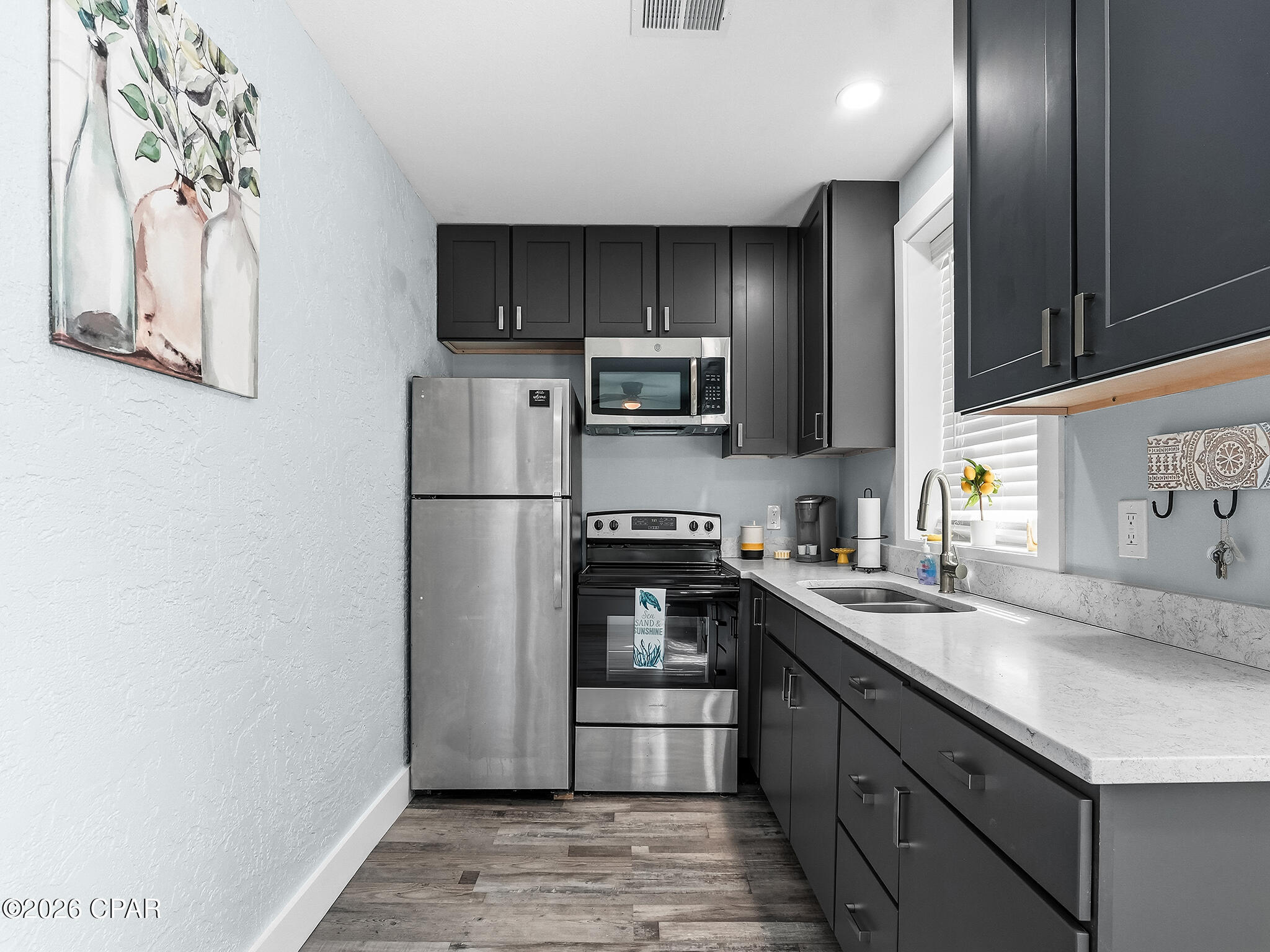 Image 15 For 6118 Pinetree Avenue