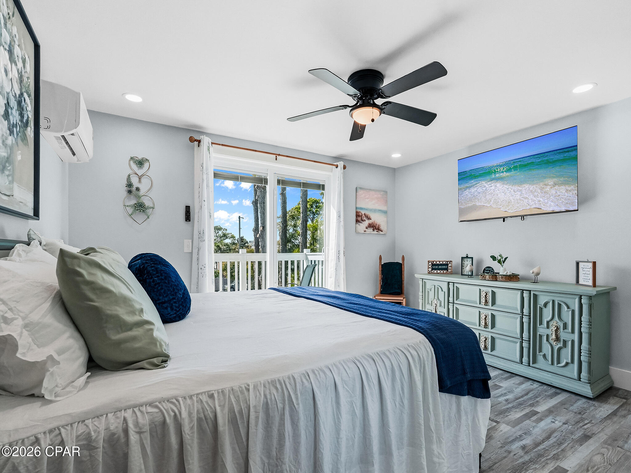 Image 24 For 6118 Pinetree Avenue