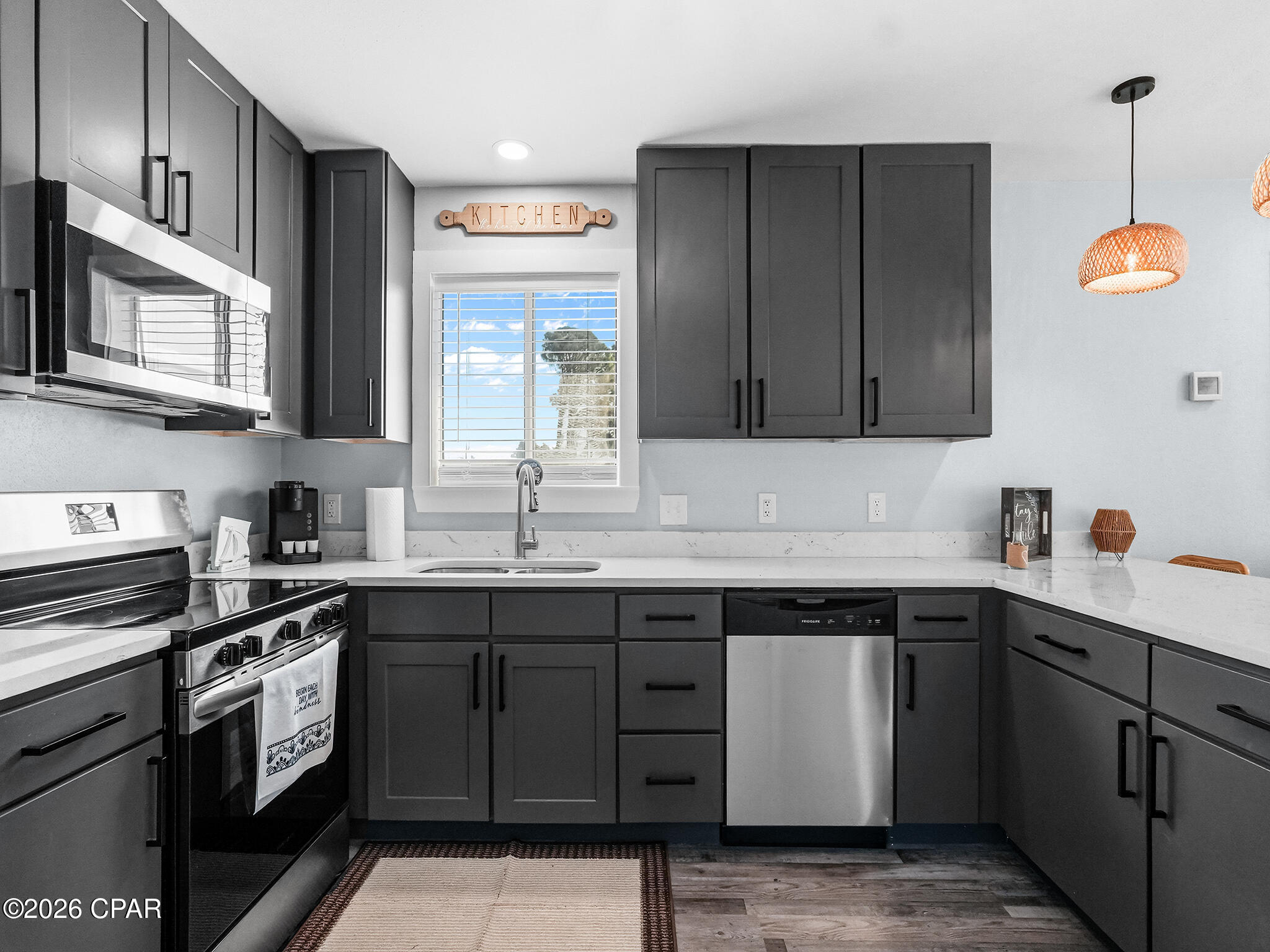 Image 9 For 6118 Pinetree Avenue