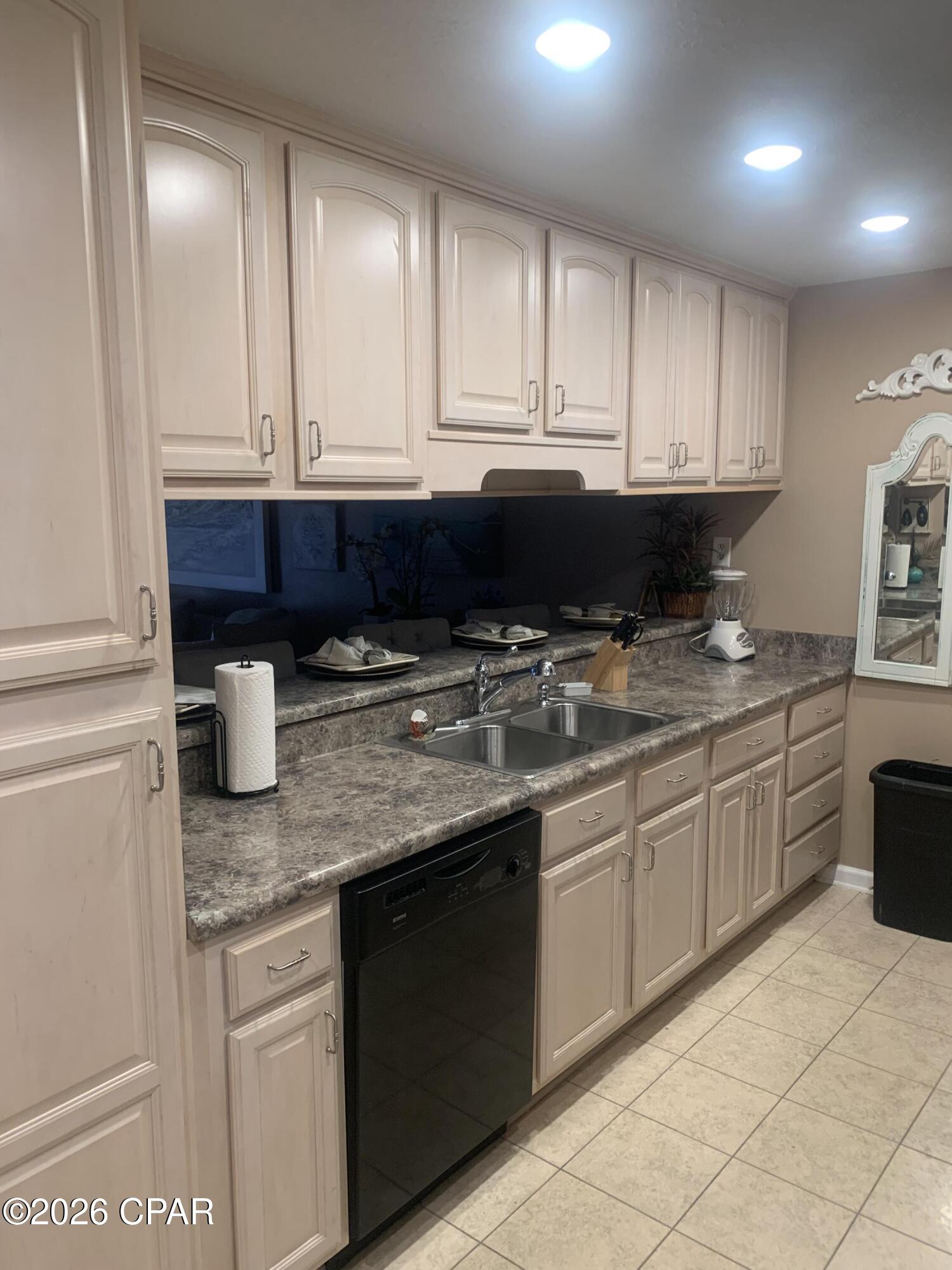 Image 25 For 6903 Lagoon Drive 35