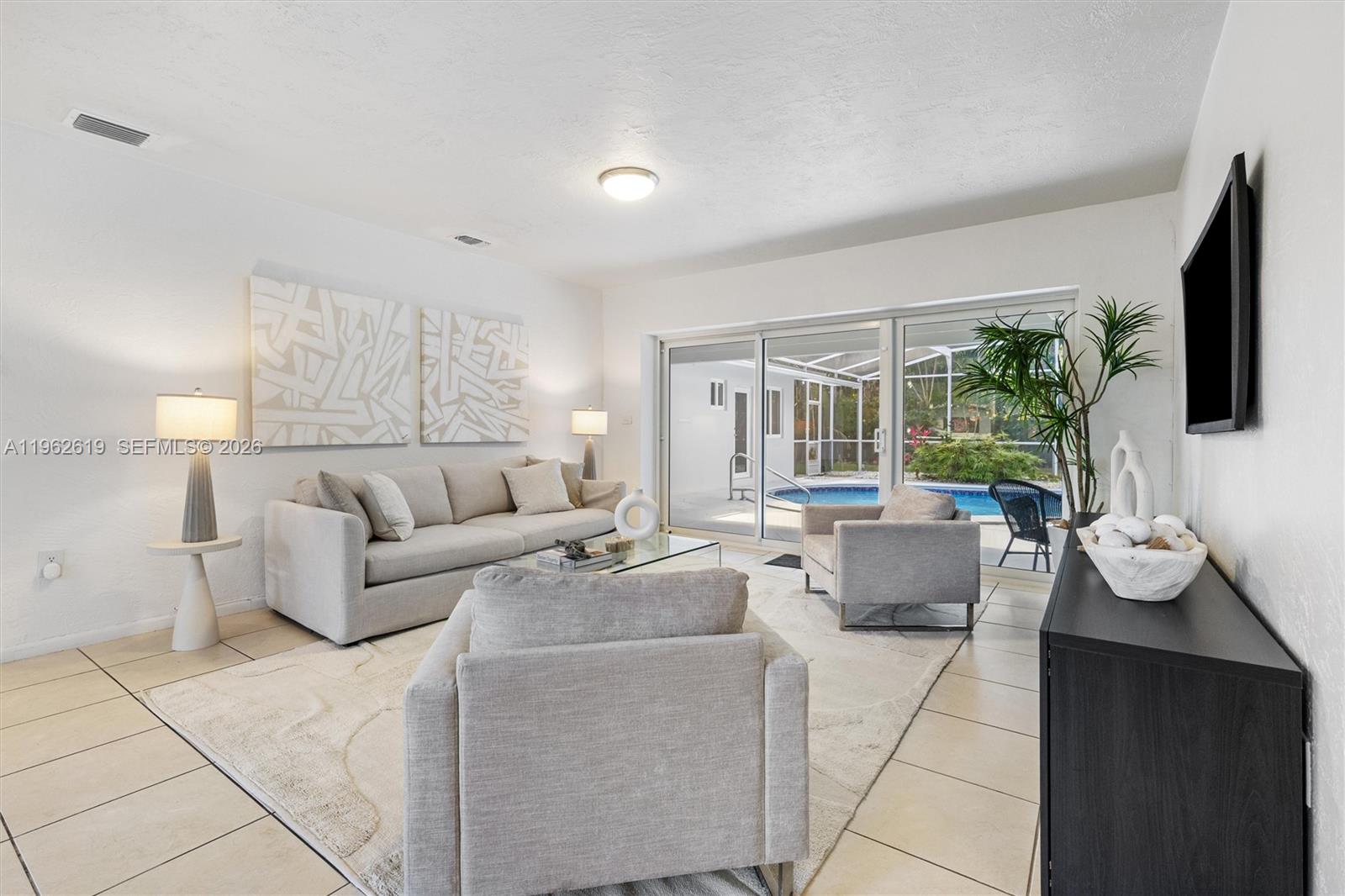 Homes for sale in Pinecrest, FL | 8260 Sw 133Rd St, Pinecrest, FL 33156 | MLS# A11962619