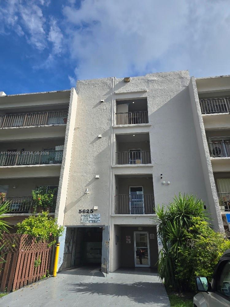 Westland Gardens Condo