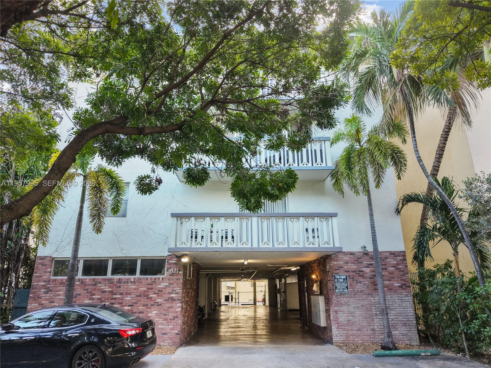 921 Jefferson Ave Condo