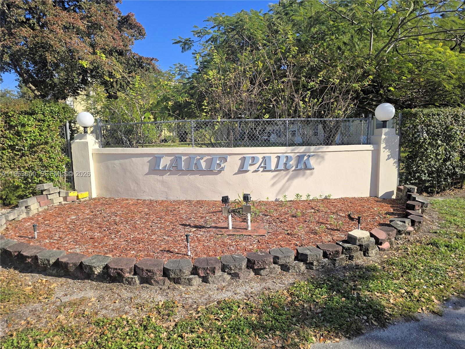 Lake Park Condo No 1 - Bl