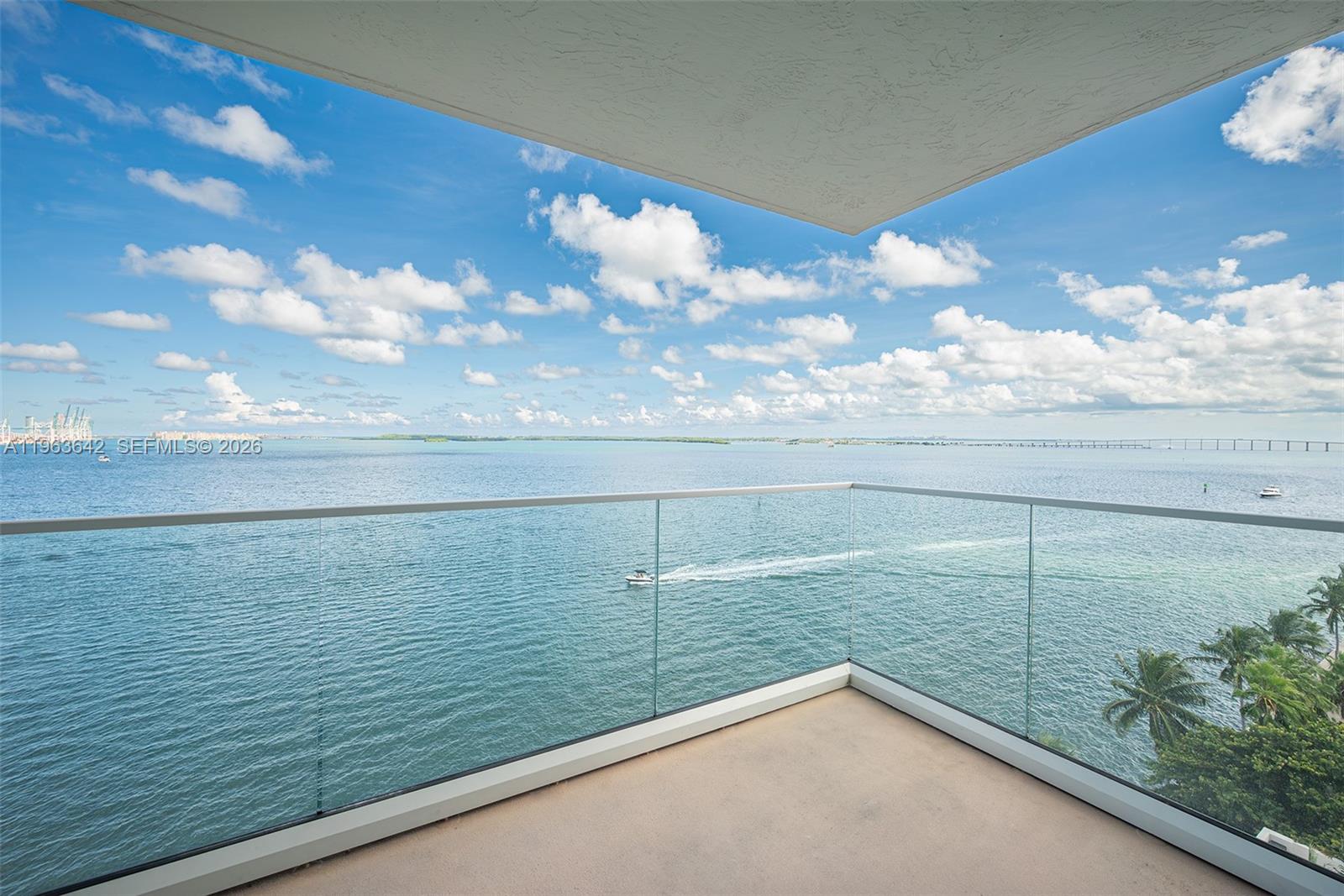 2B/2B CORNER UNIT, GREAT VIEWS, MARBLE FLOORS! ENJOY ISLAND LIVING ON PRESTIGIOUS BRICKELL KEY