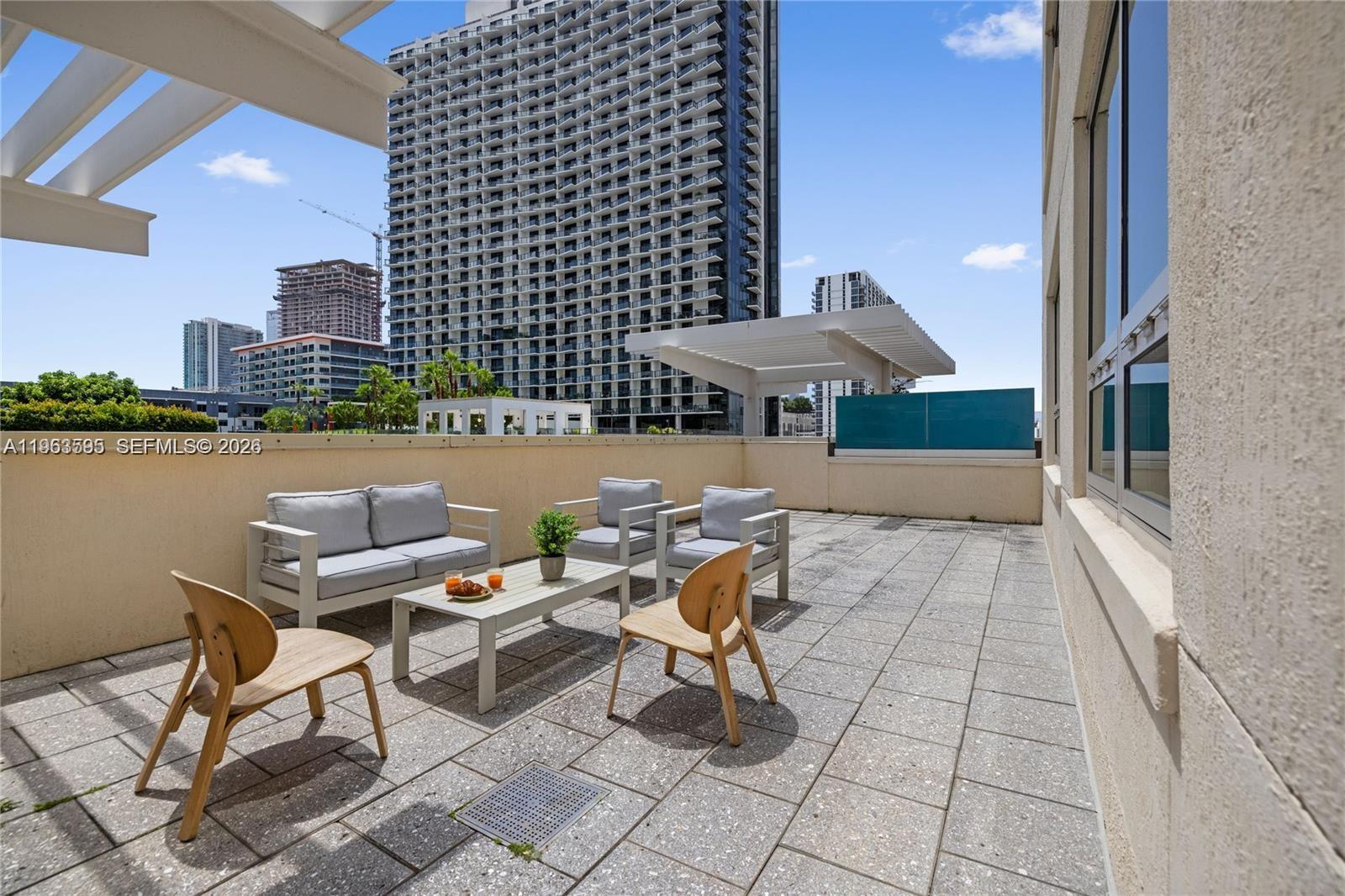 Condo for Sale in Miami, FL