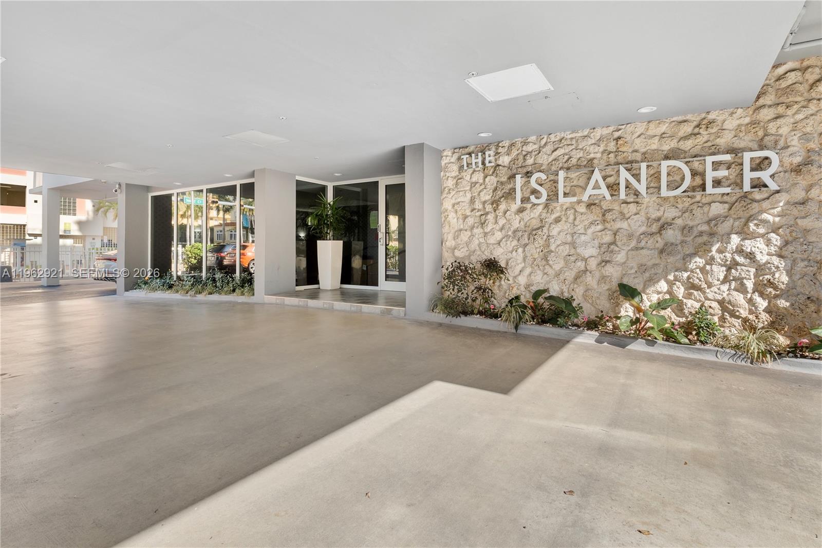 Impressive exterior facade at 1255 Collins Ave - Condo in Miami Beach