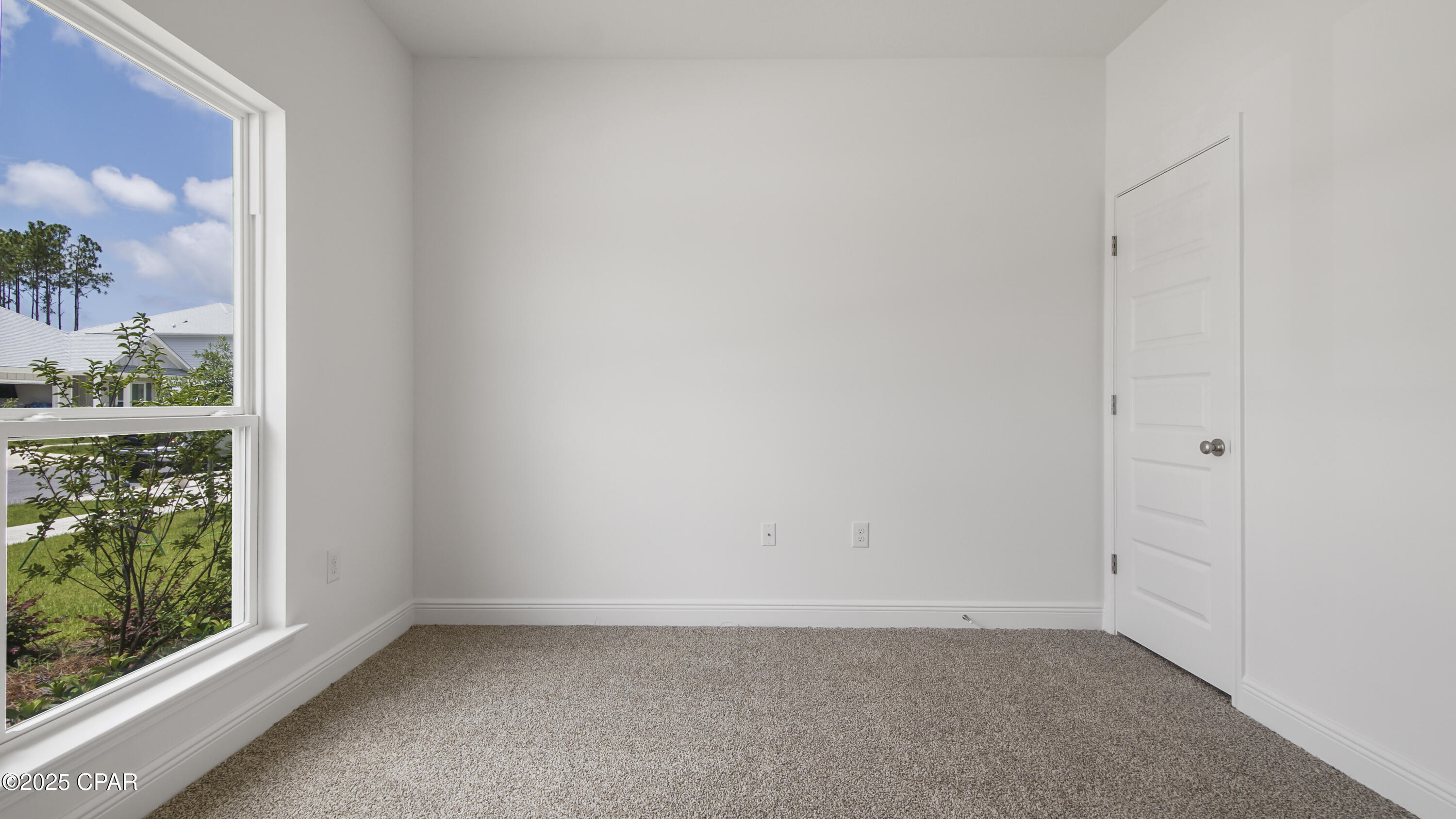 Image 32 For 590 Hancock Way