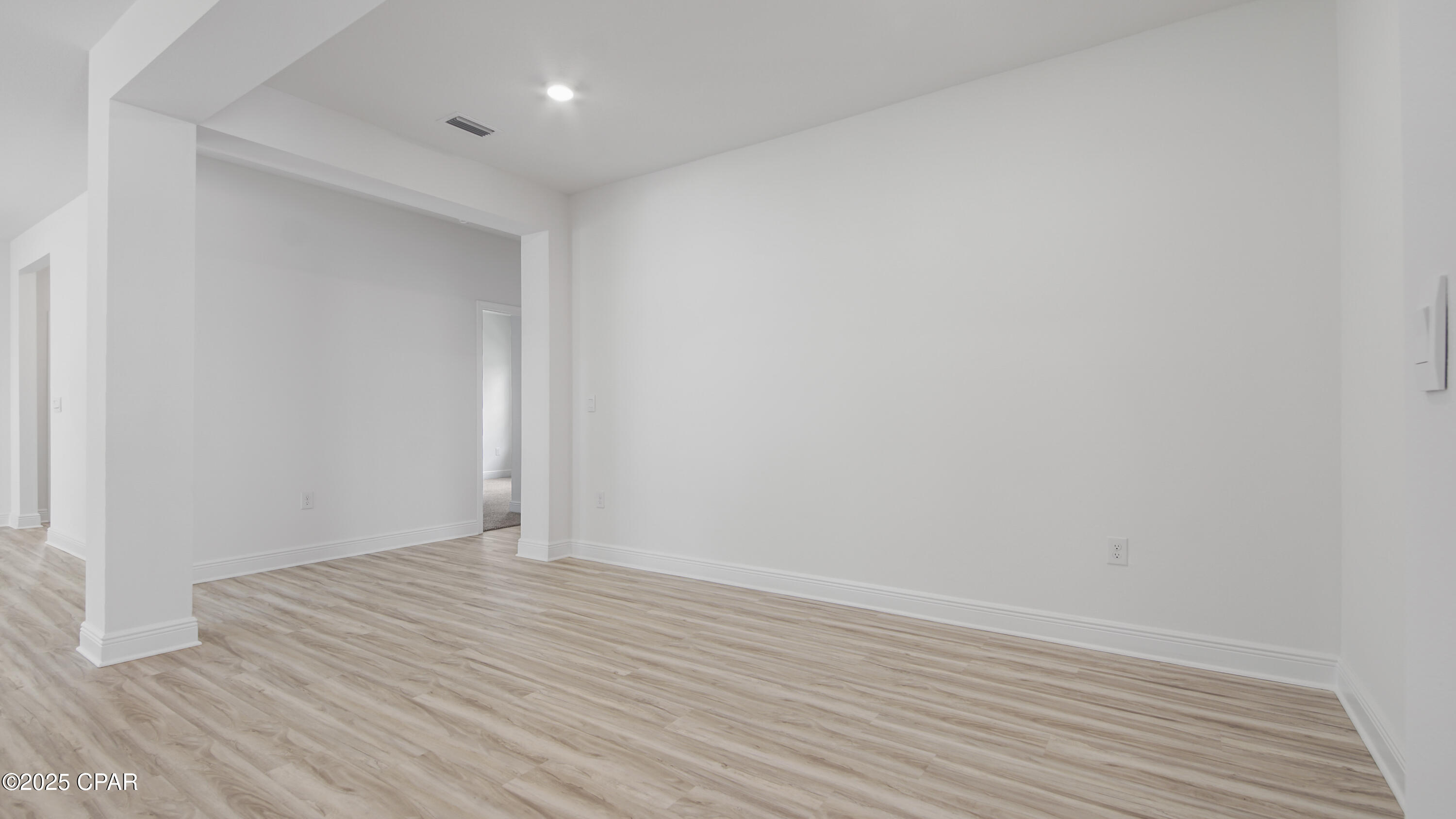 Image 4 For 598 Hancock Way