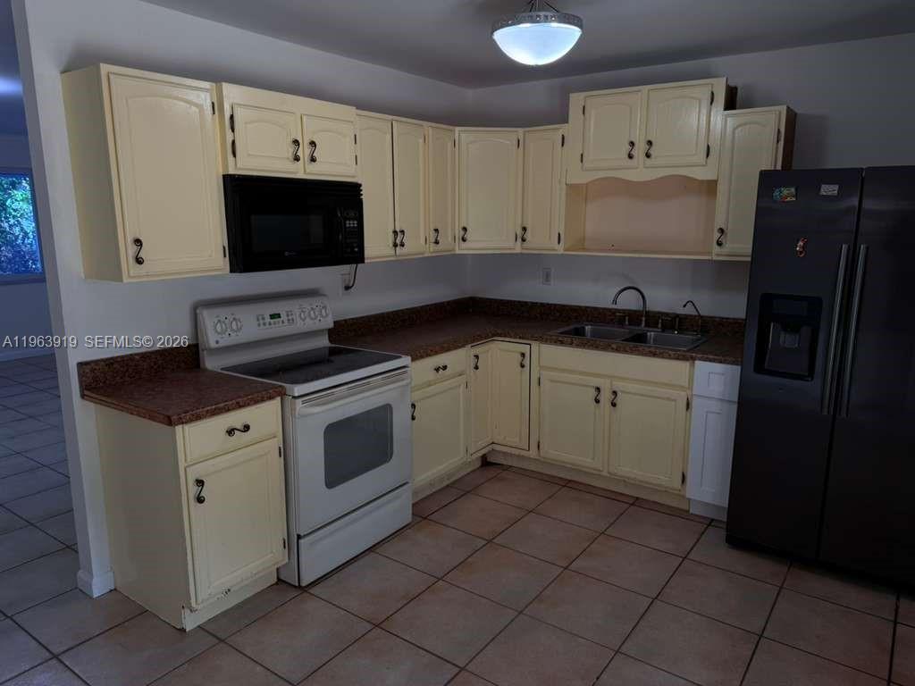 Homes for sale in Green Acres, FL | 4797 Gladiator Cir, Green Acres, FL 33463 | MLS# A11963919