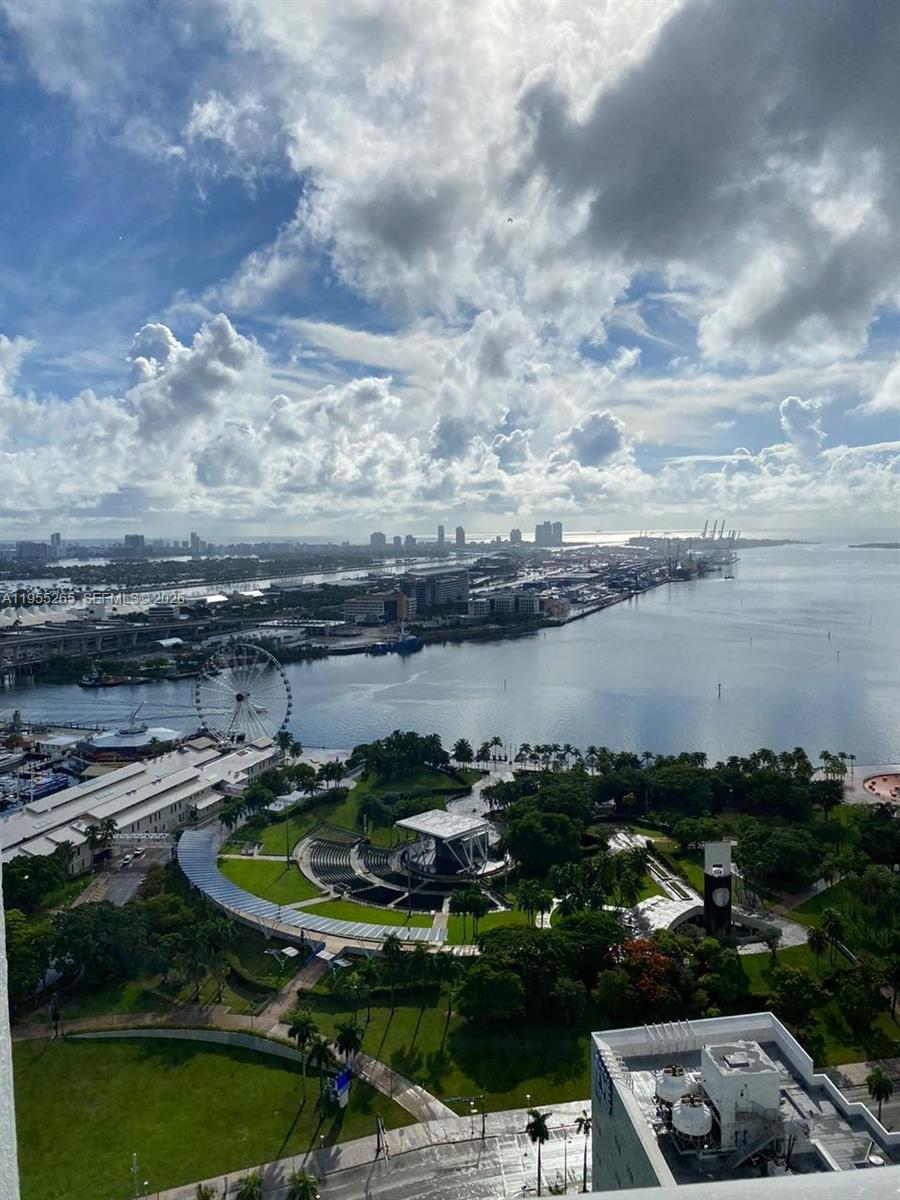 Vizcayne South Condo