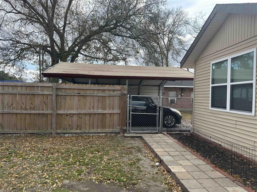 551 N Crocker Street — photo 5